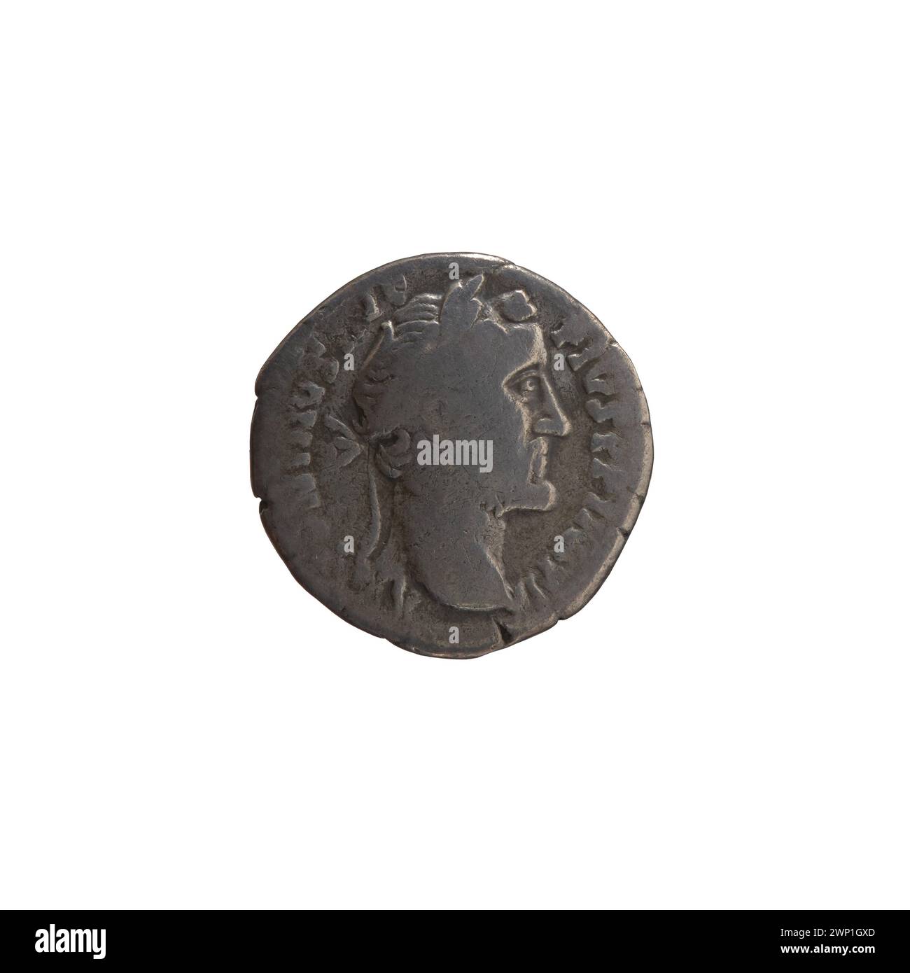 Silberdenar von 156-157 n. Chr. geprägt unter dem römischen Kaiser Antoninus Pius. Die Münze enthält kaiserliches Porträt, Inschriften und Reliefdekoration für den Umlauf. Stockfoto