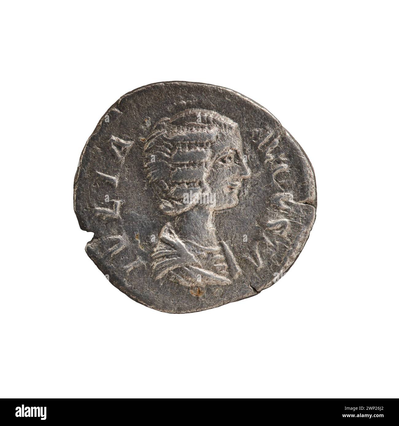 Silberdenar geprägt zwischen 198 und 209 n. Chr. während der Regierungszeit von Kaiserin Julia Domna, Ehefrau von Kaiser Septimius Severus. Auf der Vorderseite ist eine preisige, drapierte Büste von Julia Domna zu sehen, während die Rückseite Pietas links steht und über einem Altar opfert. Wiegt etwa 3,7 Gramm und hat einen Durchmesser von etwa 19 mm. Geprägt in der Münzstätte Rom. Stockfoto