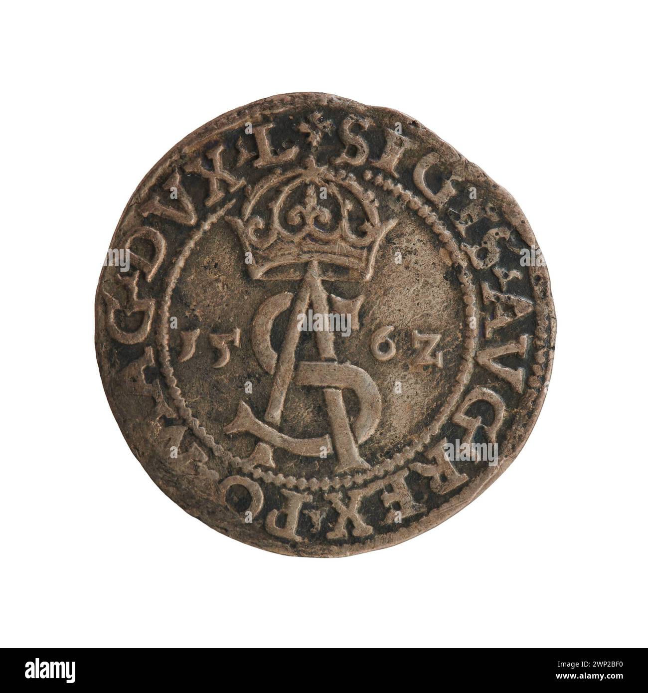 Eine litauische Trojak-Münze, die 1562 während der Regierungszeit des polnischen Königs Sigismund II. August ausgegeben wurde, besteht aus Silber, mit Denomination, königlichen Inschriften und Standardelementen. Stockfoto