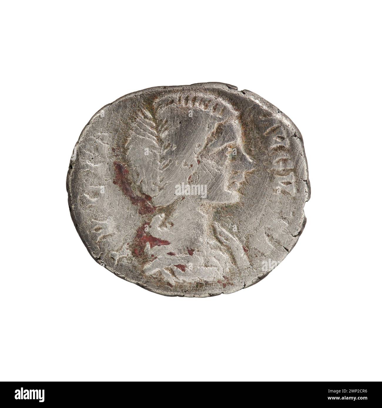 Denar-Münze, die 198-209 n. Chr. unter der römischen Kaiserin Julia Domna ausgestellt wurde, zeigt ihr Porträt, kaiserliche Inschriften und typische römische Metallkomposition. Stockfoto