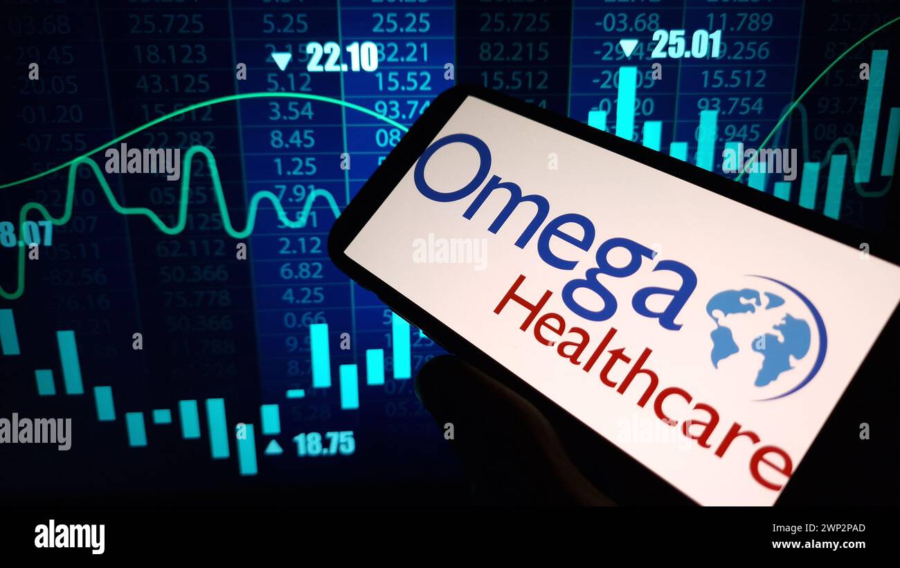 Konskie, Polen - 03. März 2024: Das Firmenlogo von Omega Healthcare wird auf dem Mobiltelefon angezeigt Stockfoto