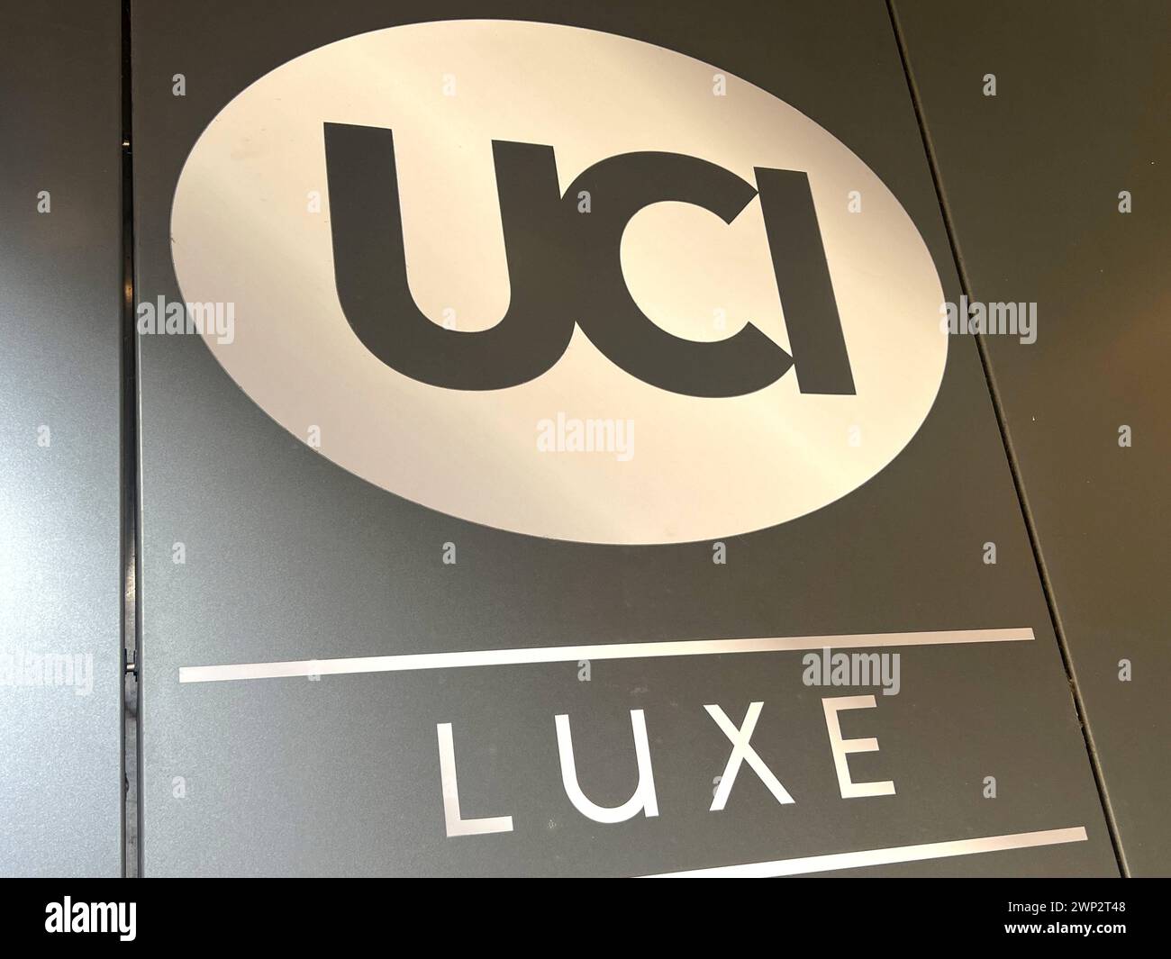 Außenwerbung Luxe Logo UCI Kino *** Außenwerbung Luxe Logo UCI Kino Copyright: Xmix1x Stockfoto