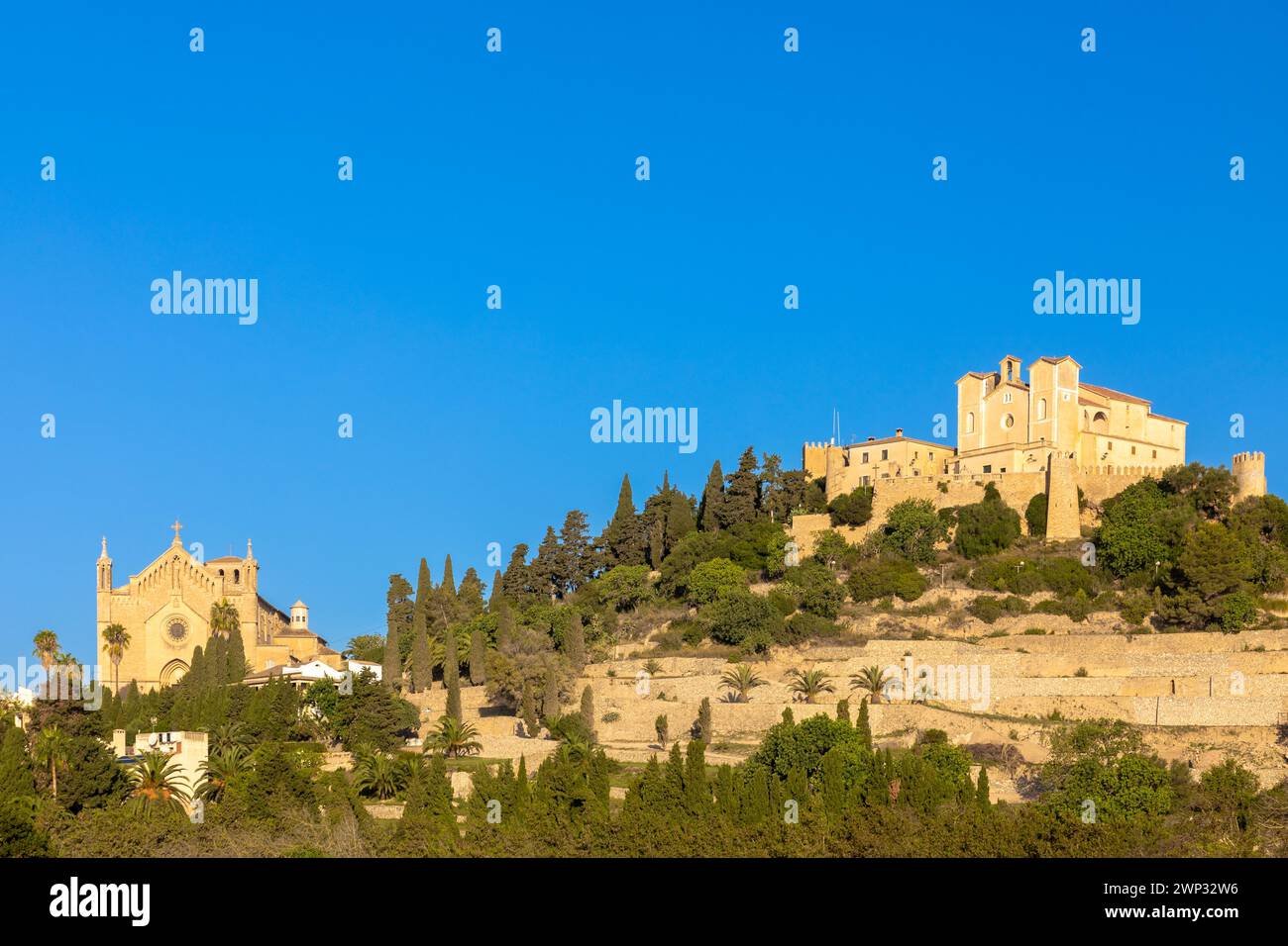 Blick auf den Schlossberg von Arta, Insel Mallorca, Spanien Stockfoto