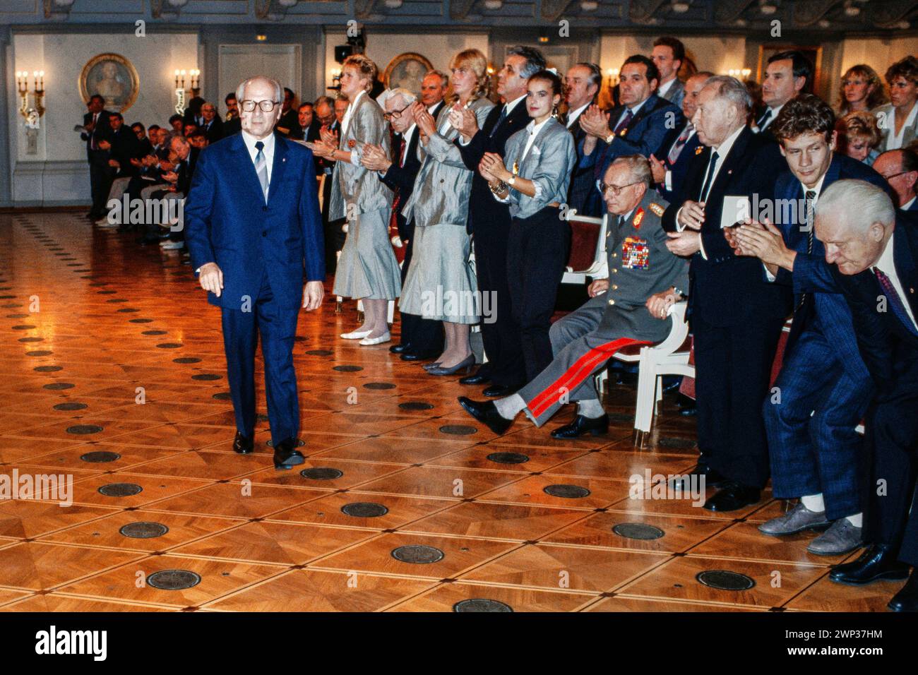 Sport Ehrung Auszeichnung Feier Jahrestag DDR 15.10.1988 Berlin Hauptstadt der DDR Konzerthaus am Gendarmen Markt Feier zum 40. Jahrestag der sozialis Stockfoto
