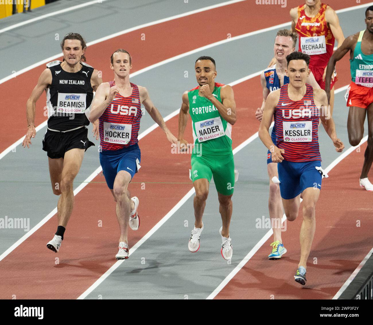 Geordie Beamish aus Neuseeland tritt an Cole Hocker (USA), Isaac Nader (Portugal) und Hobbs Kessler (USA) vorbei und gewinnt das 1500-m-Herrenfinale in der Welt Stockfoto