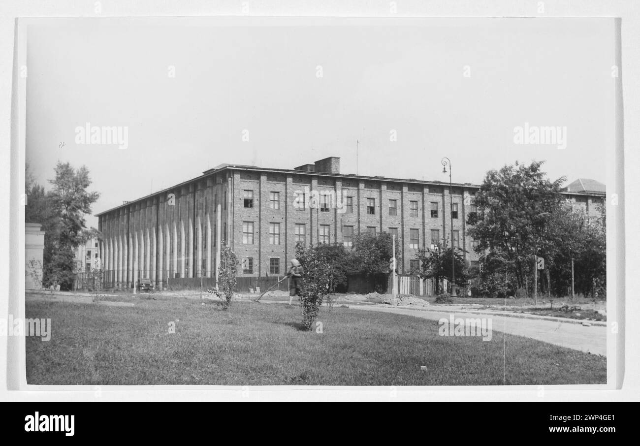 Warschau. Nationalmuseum. Ansicht von ul. Fürsten an der Fassade in und im Westflügel; Romanowski, Henryk (1915-1984); Anfang der 1950er Jahre (1950-00-00-1955-00); Nationalmuseum in Warschau, Warschau (Woiwodschaft Masowien), Architektur, polnische Architektur, Museum Stockfoto