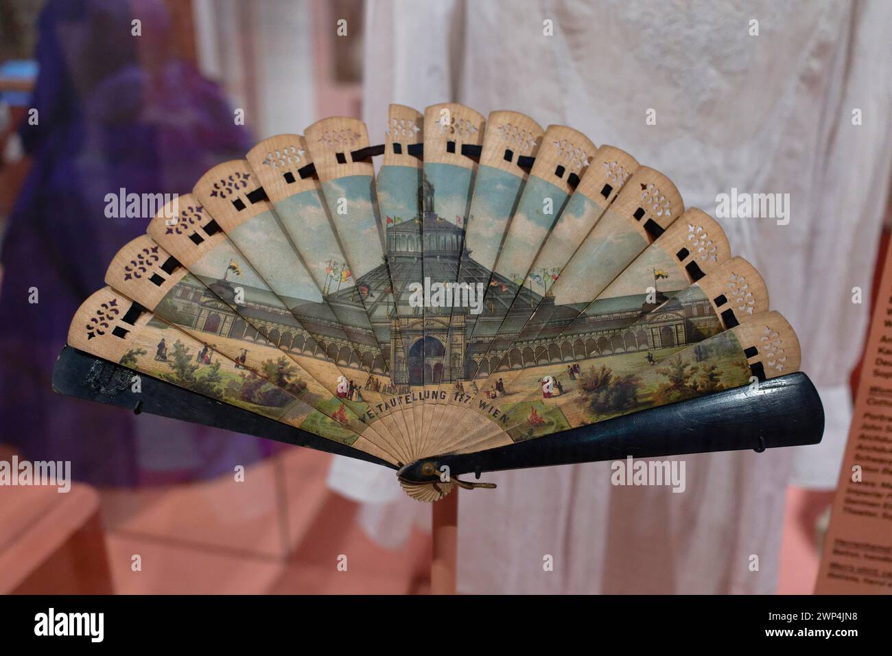 Fan, Weltausstellung Wien 1873, Wiener Museum, Laimgrube, Wien, Österreich Stockfoto