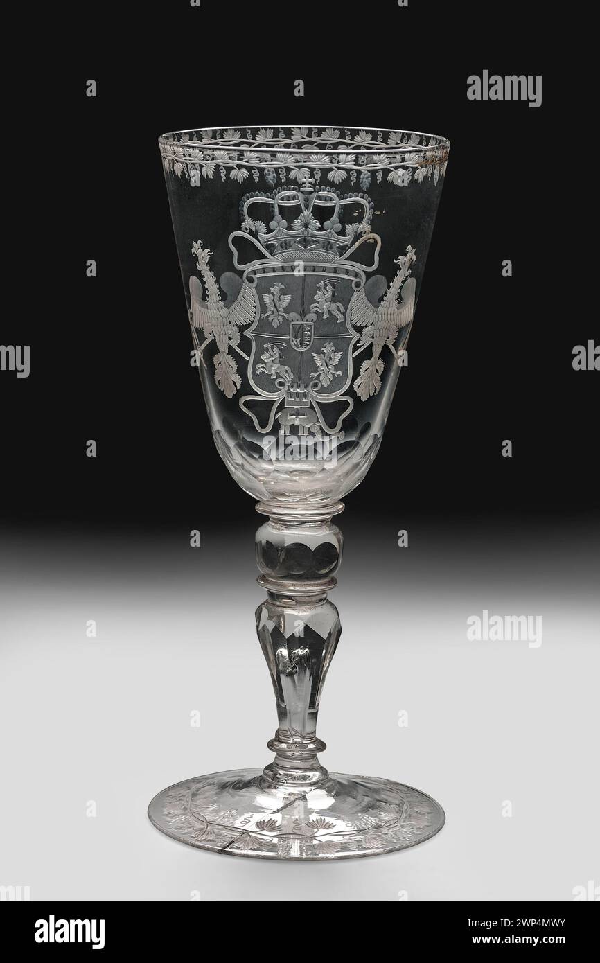 Cup; 1736-1763 (1736-00-00-1763-00);Antoni Jan (1844-1934) - Sammlung, August III (polnischer König - 1696-1763), Elefantenorden, Polnisch-litauisches Commonwealth (Wappen), Sachsen, Strzałecki, Wettyn (Wappen), Kurfürstentum (Wappen), Wappen, Weinstock (Ornamentik ), Herrscher, Kauf (Provenienz) Stockfoto