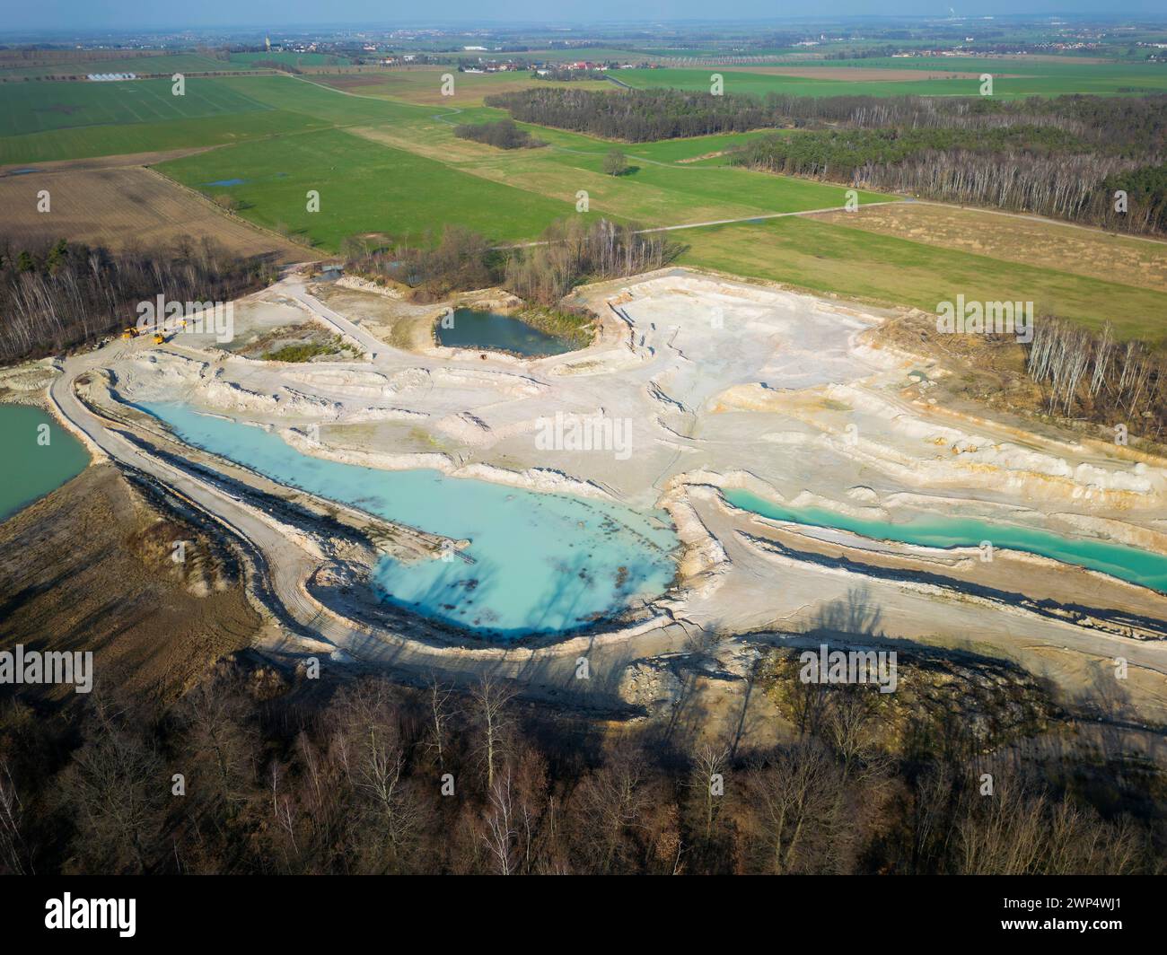 Das Blue Hole, ein Restloch aus dem Kaolin-Bergbaubetrieb der Kaolin- und Tonwerke Seilitz-Loethain GmbH, ist heute ein Naturparadies, kann es aber auch Stockfoto