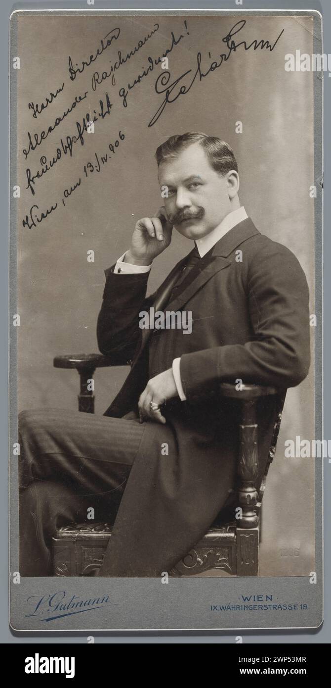 Foto von Franz Lehár, der in einem Sessel sitzt, um 1906, mit einer Widmung an Aleksander Rajchman, dokumentiert den Komponisten und Musiker in einem sitzenden Porträt für historische und künstlerische Aufzeichnungen. Stockfoto