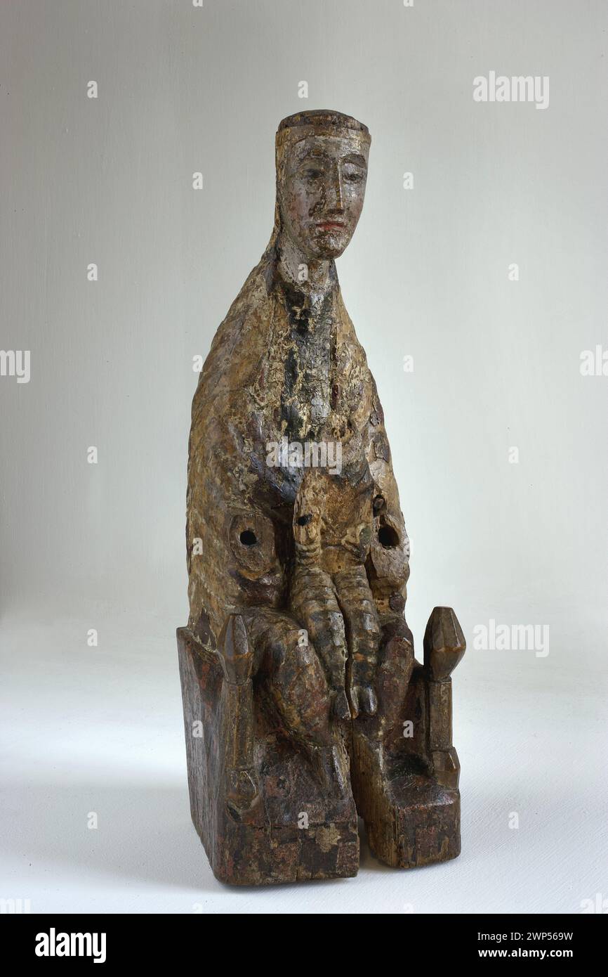 Romanische Skulptur der Jungfrau Maria thront mit dem Kind, bekannt als Sedes Sapientiae, aus dem Jahr 1200, verbunden mit dem Zisterzienserkloster in Ołobok und mittelalterlicher Kunst. Stockfoto