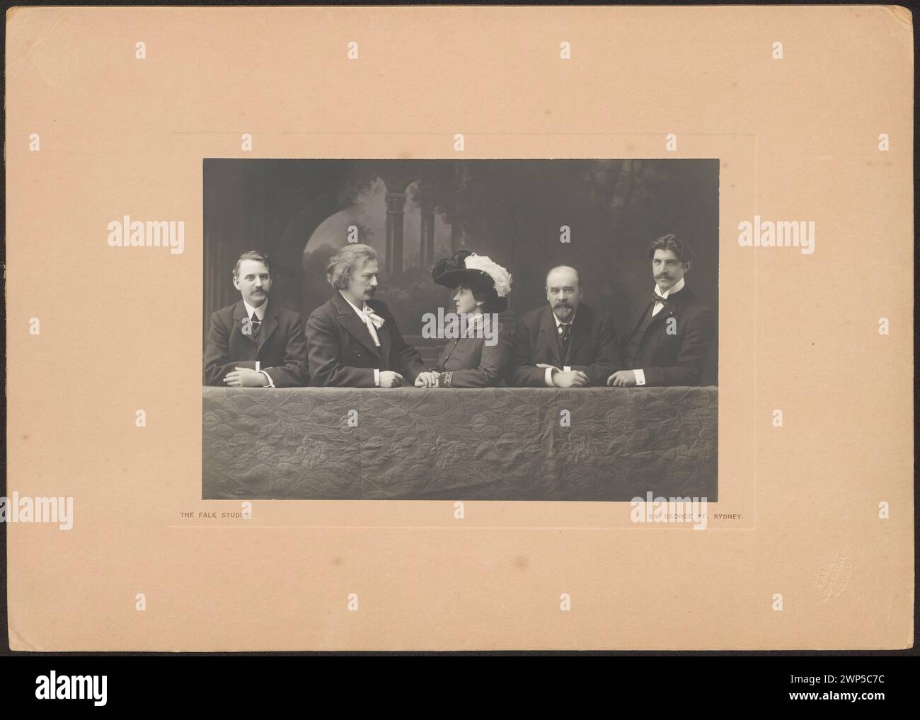 Kollektivporträt von Ignacy Jan Paderewski und Helena Paderewska mit William Adlington und Marcin Ratyński in Sydney, Australien. und Porträtaufnahmen, 1904. Stockfoto