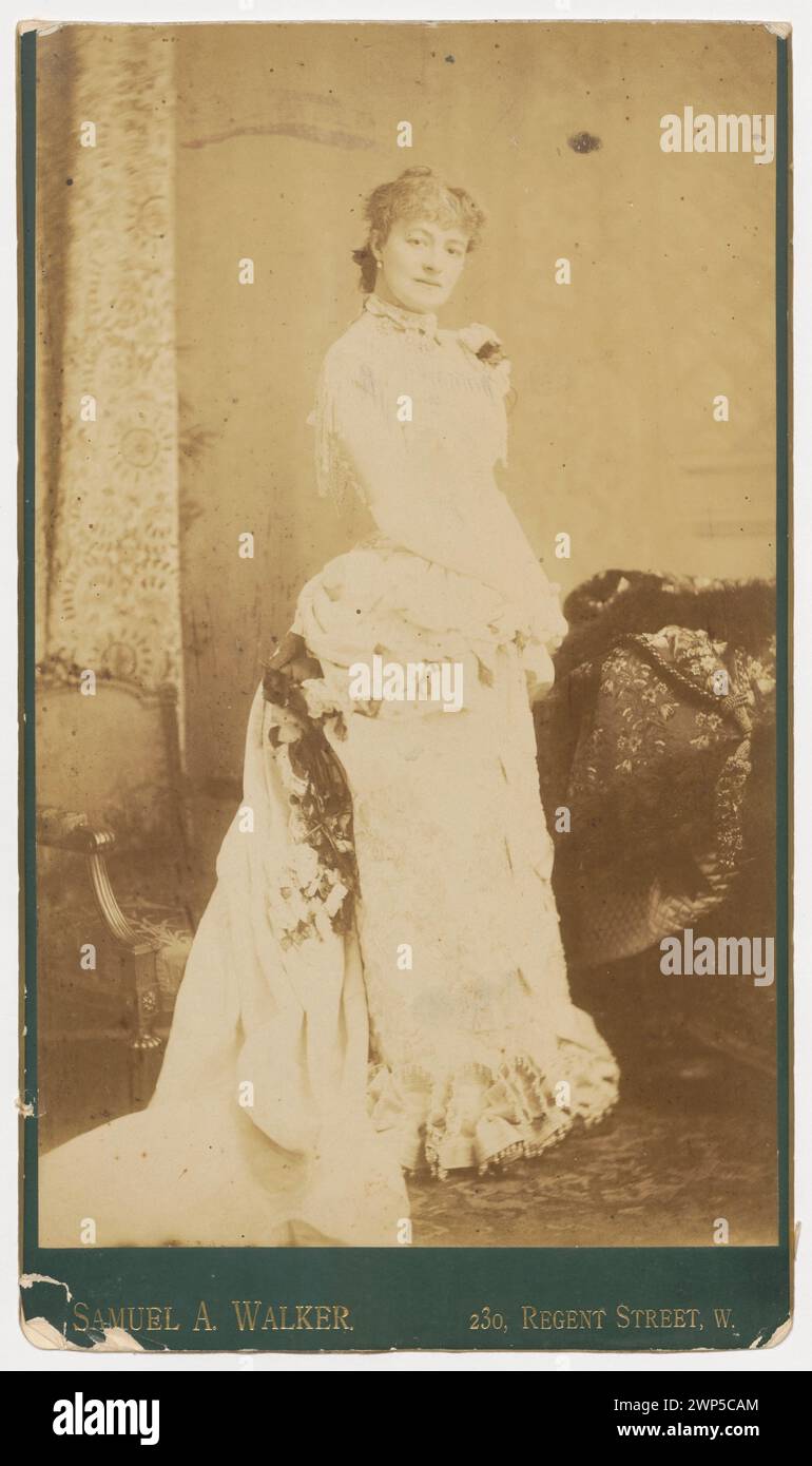 Porträt von Helena Modrzejewska (1840-1909) in einem Kostüm für den Titel in der Kunst von Victorien Sardou 'Odette' im Theater Royal haymarket in London (daher der ganze Charakter) [Fotografie Premium für die Abonnenten von 'Musical and Theater Echo' für 1884]; Walker, Samuel Alexander (1841-1922), Marion & Co. (London; Fotofirma; 1842-1921); 1882 (1882-00-00-1882-00); Musical- und Theaterecho (Warschau - Magazin - 1883-1884), Modrzejewska, Helena (1840-1909), Modrzejewska, Helena (1840-1909) - Ikonographie, Rajchman, Aleksander (1855-1915) - Sammlung, Sardou, Victorien (1831 -190 Stockfoto