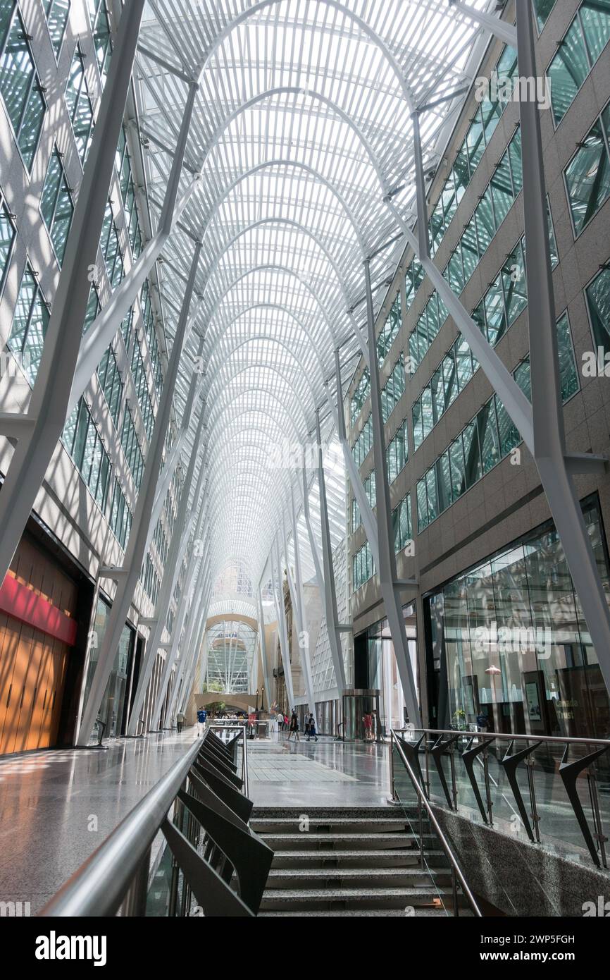 Die dramatische lichtdurchfluteten Innenraum des Brookfield Place ein Büro und Businesscenter, entworfen vom spanischen Architekten Santiago Calatrava in Toronto Stockfoto