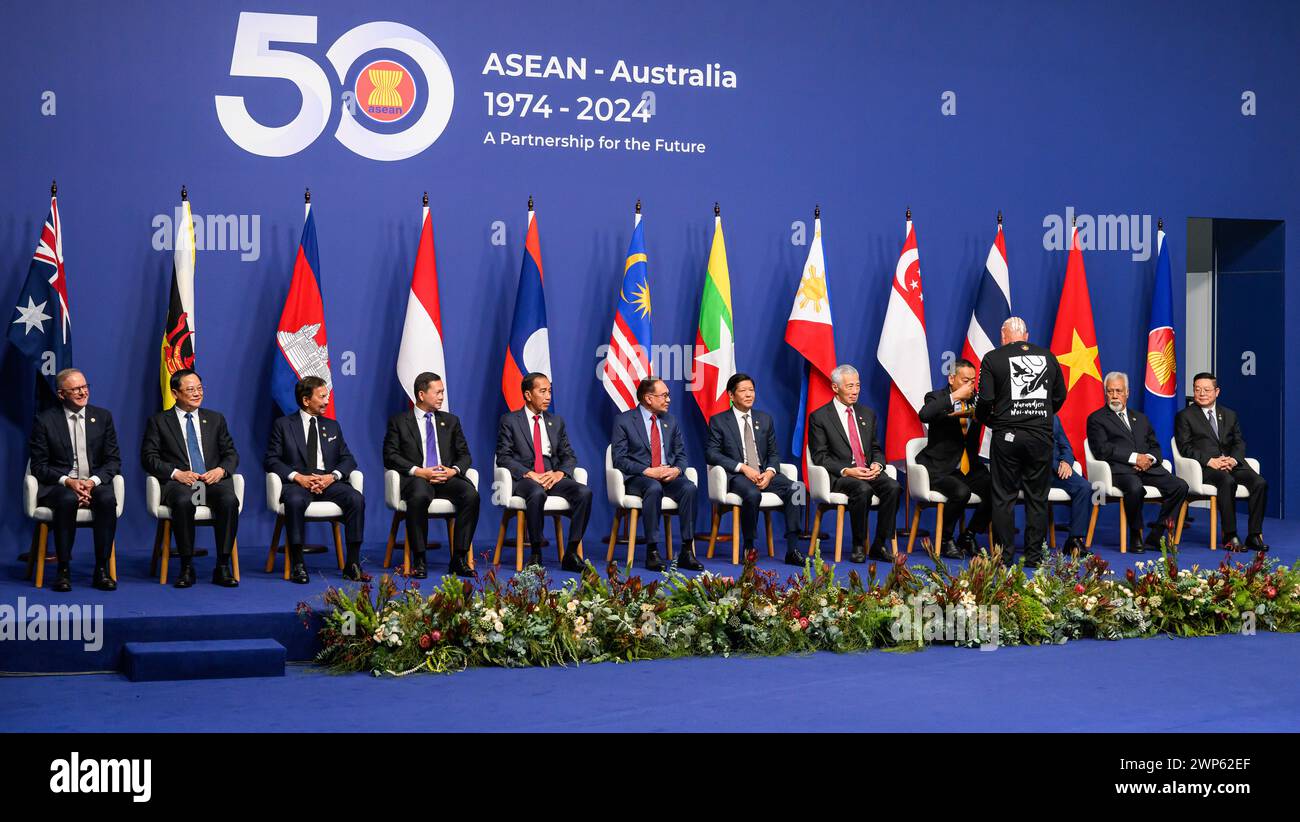 (L-R) Premierminister von Australien, Anthony Albanese, Premierminister der Demokratischen Republik Laos, Sonexay Siphandone, Sultan von Brunei, Hassanal Bolkiah, Premierminister des Königreichs Kambodscha, Hun Manet, Präsident der Republik Indonesien, Joko Widodo, Premierminister von Malaysia, Anwar Ibrahim, Präsident der Republik der Philippinen, Marcos Jr, Premierminister der Republik Singapur, Lee Hsien Loong, Premierminister des Königreichs Thailand, Srettha Thavisin, Premierminister der Sozialistischen Republik Vietnam, Pham Minh Chinh, Premierminister der Demokratischen Republik Timor-Leste, Ka Stockfoto