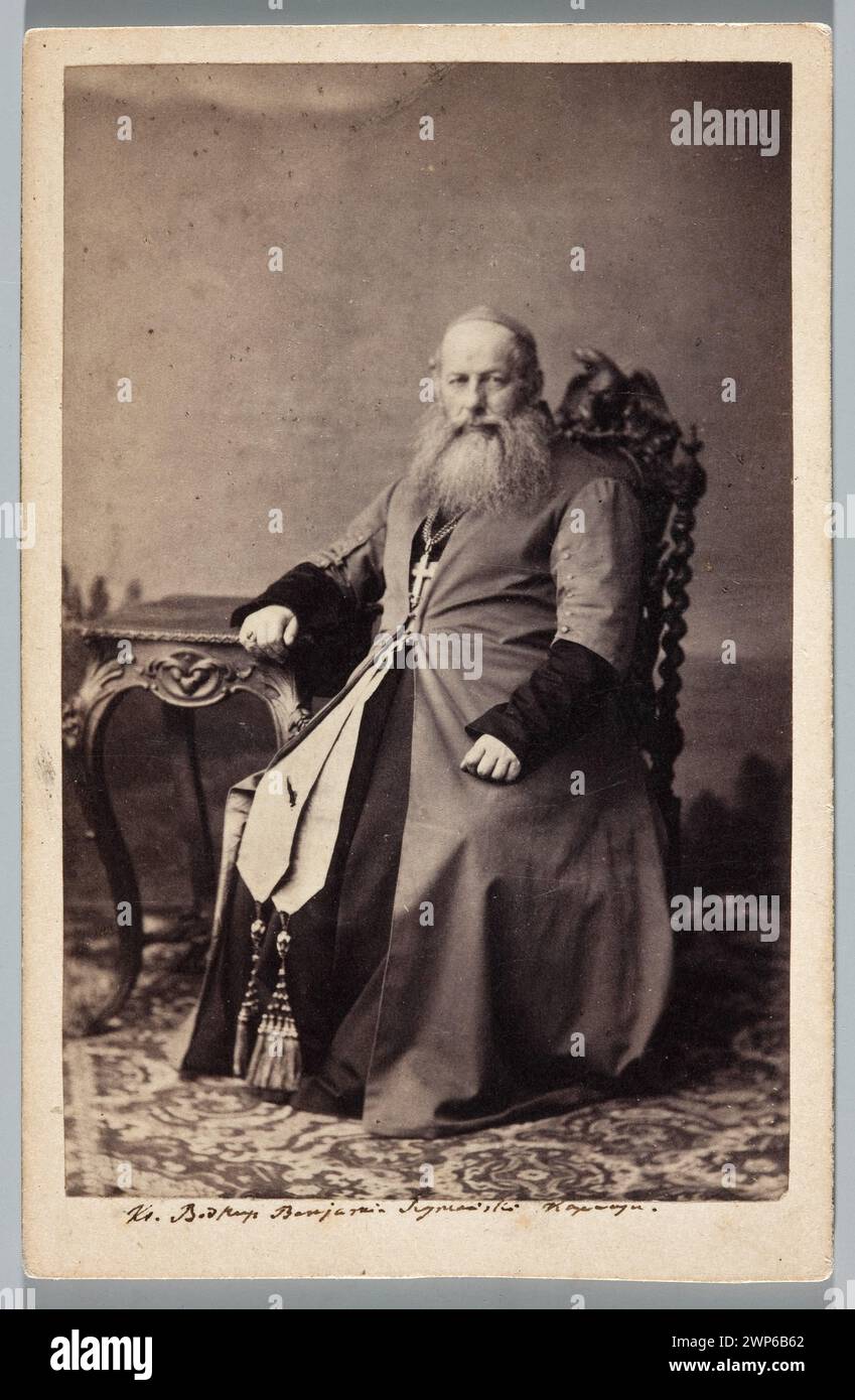 Ein Porträt des Bischofs Benjamin Piotr Szyma, fotografiert von Karol Beyer in Warschau im Jahre 1860, das ein Mitglied des Kapuzinergeistlichen in formeller kirchlicher Kleidung zeigt. Stockfoto