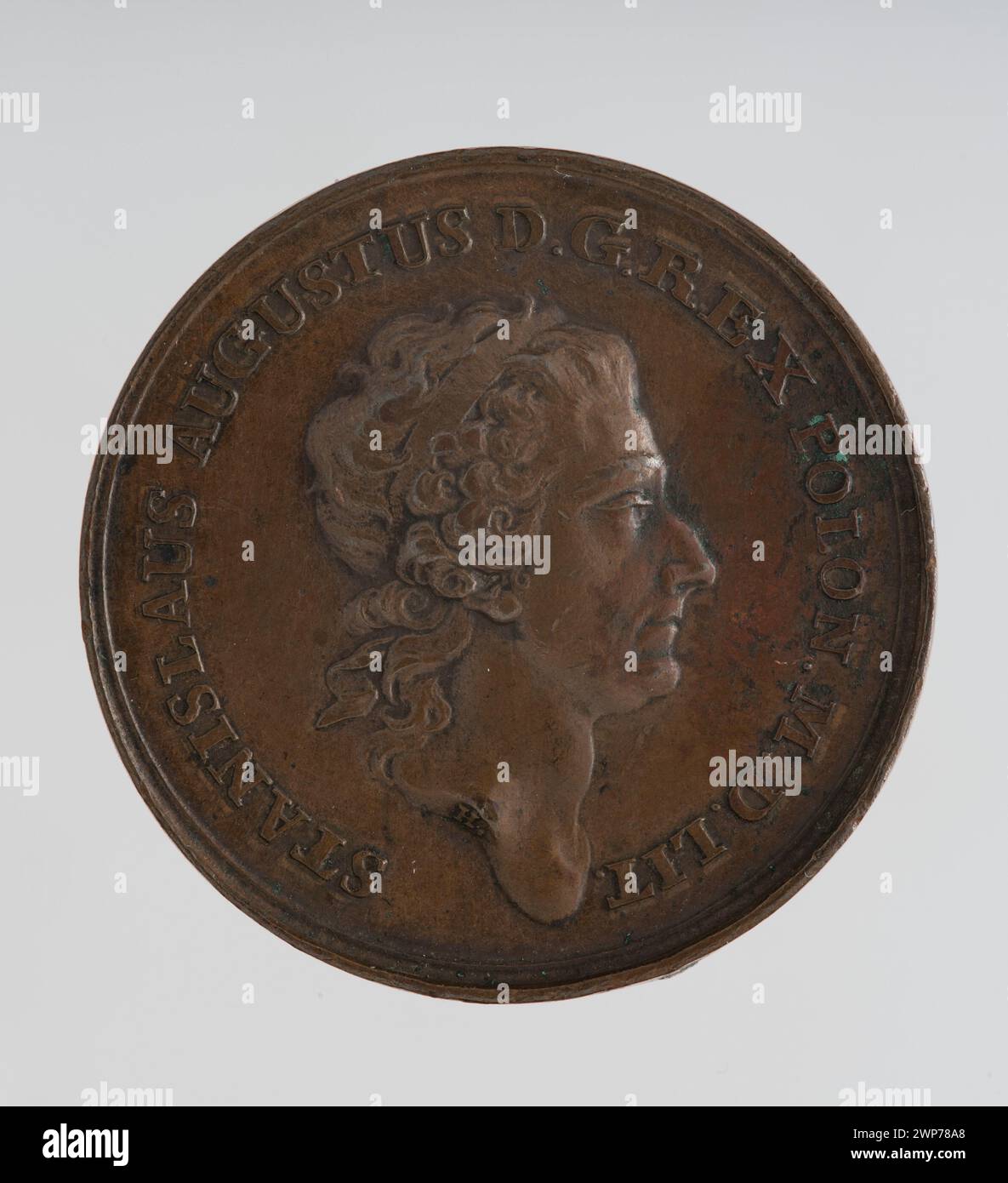 Diese Medaille, die nach 1766 von König Stanisław August Poniatowski gegründet und von Johann Philip Holzhaeusser entworfen wurde, ehrt den Gottesdienst und repräsentiert die polnische Medaillenkunst des 18. Jahrhunderts. Stockfoto