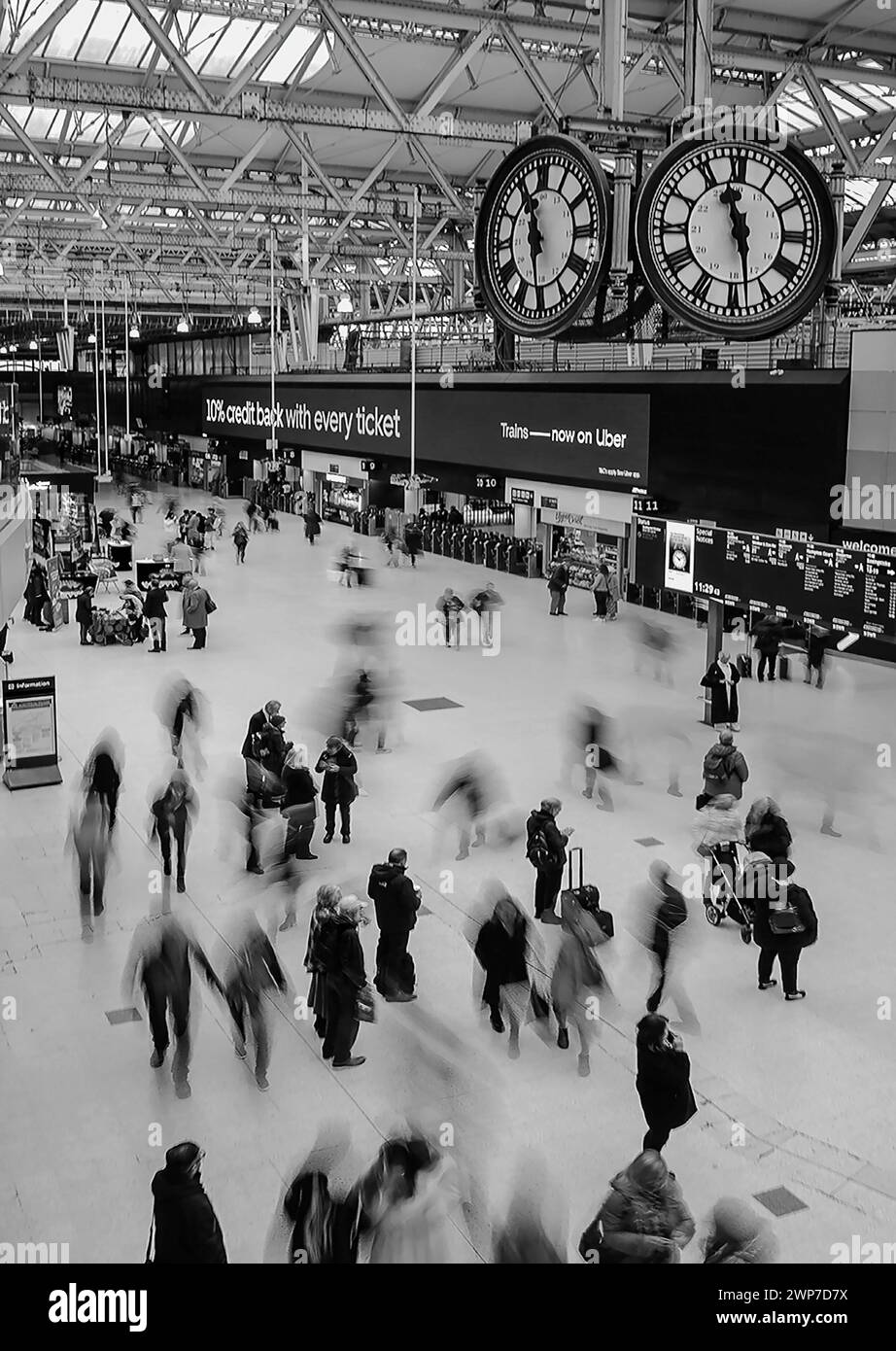 Waterloo Clock Platform Waterloo clock -Fotos und -Bildmaterial in hoher Auflösung – Alamy
