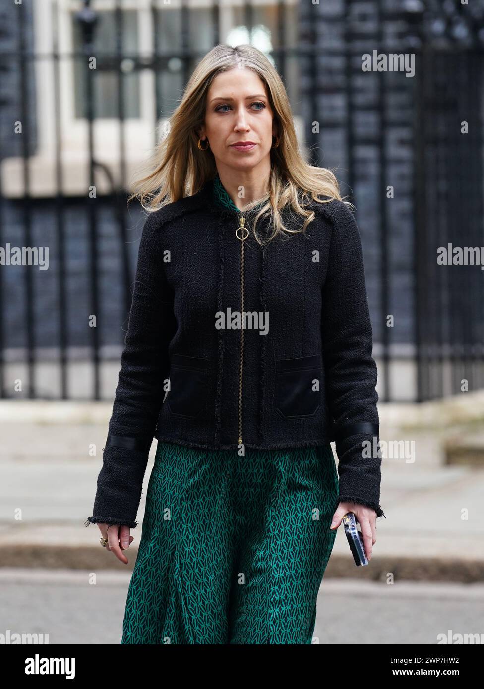 Die Chefsekretärin des Finanzministeriums, Laura Trott, kommt in der Downing Street, London, zu einer Kabinettssitzung vor dem Haushalt an. Bilddatum: Mittwoch, 6. März 2024. Stockfoto