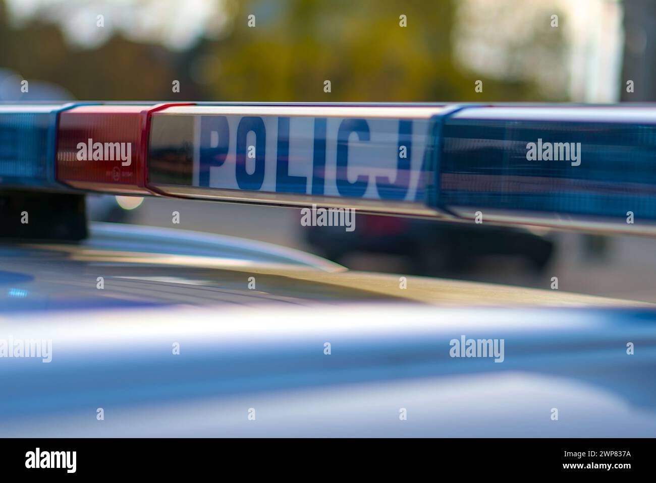 Nahaufnahme der Lichtleiste des polnischen Polizeiwagens. Stockfoto
