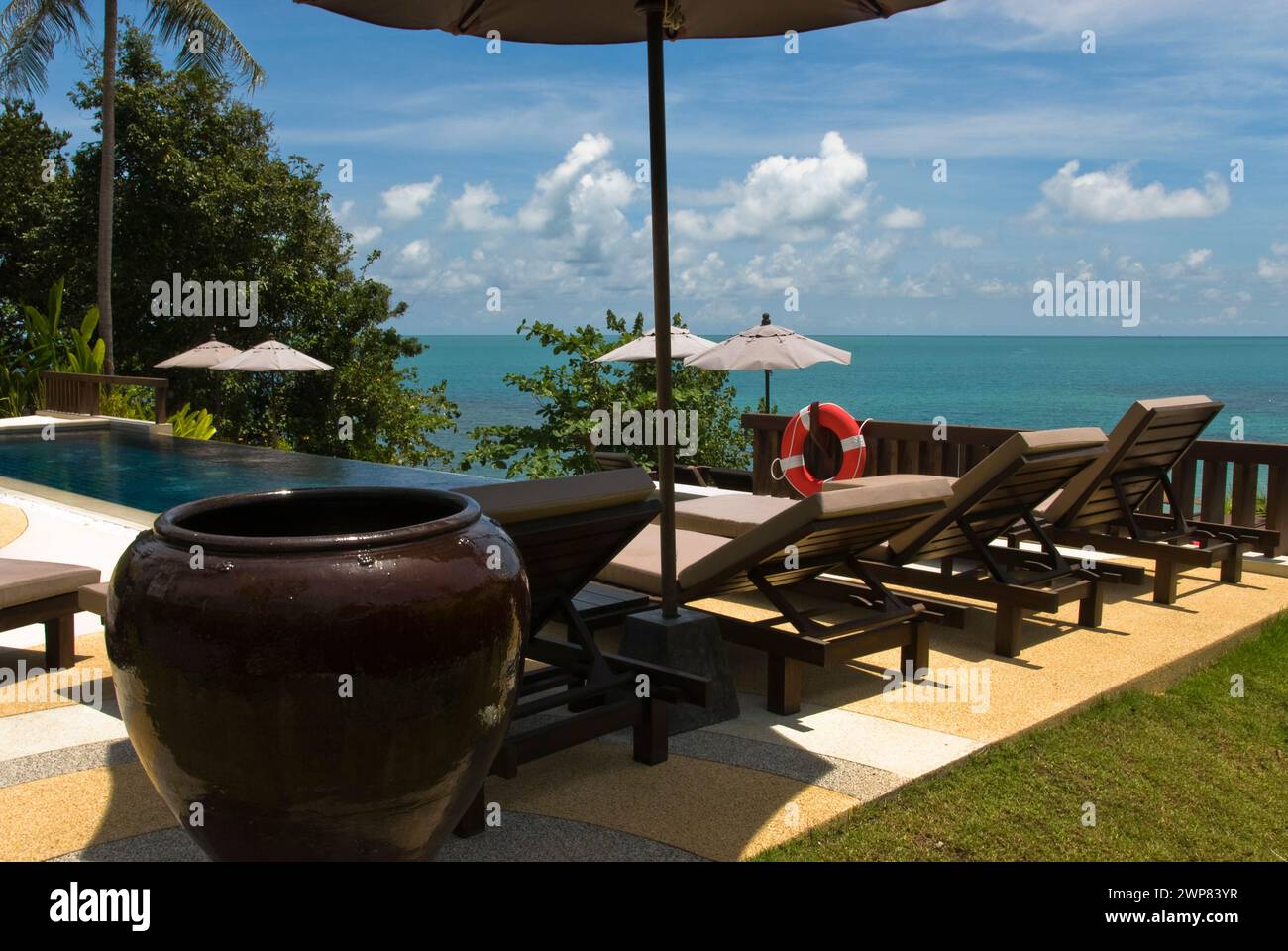Ein luxuriöser privater Pool in einem Hotel in Koh Samui, Thailand. Stockfoto