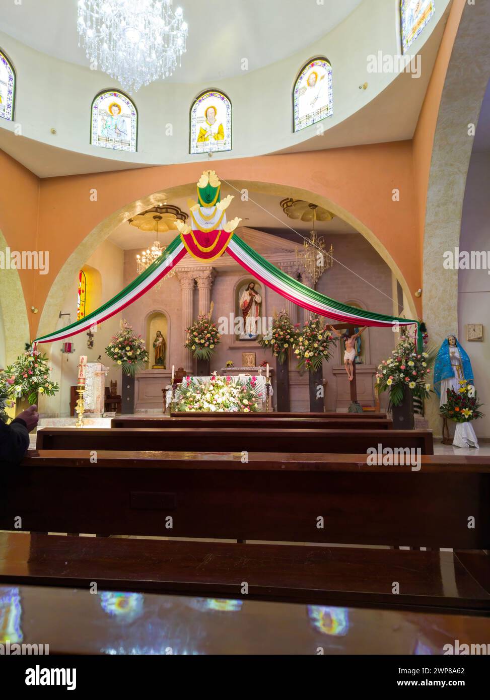 Das Innere einer Kirche in Gomez Farias, Michoacan, Mexiko Stockfoto