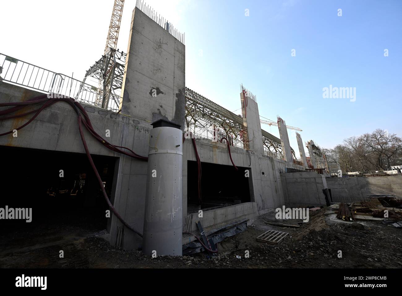 Prag, Tschechische Republik. März 2024. Besuch des Standortes anlässlich des zweijährigen Jubiläums des Beginns des Wiederaufbaus des Industriepalastes auf dem Prager Messegelände, 6. März 2024. Quelle: Katerina Sulova/CTK Photo/Alamy Live News Stockfoto