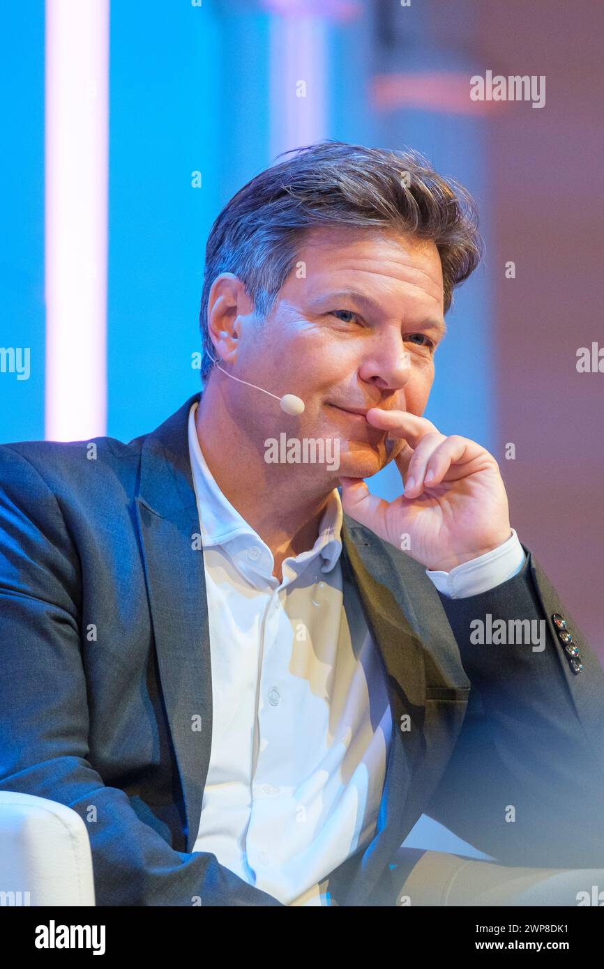 Robert Habeck, Bundesminister für Wirtschaft und Klimaschutz und Vizekanzler beim Kölner Literaturfestival LIT.COLOGNE. Stockfoto