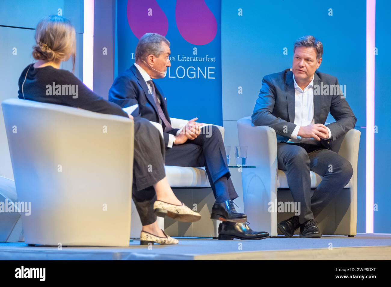 Michel Friedman, Rechtsanwalt, Philosoph, Publizist und Moderator, und Robert Habeck, Bundesminister für Wirtschaft und Klimaschutz Stockfoto