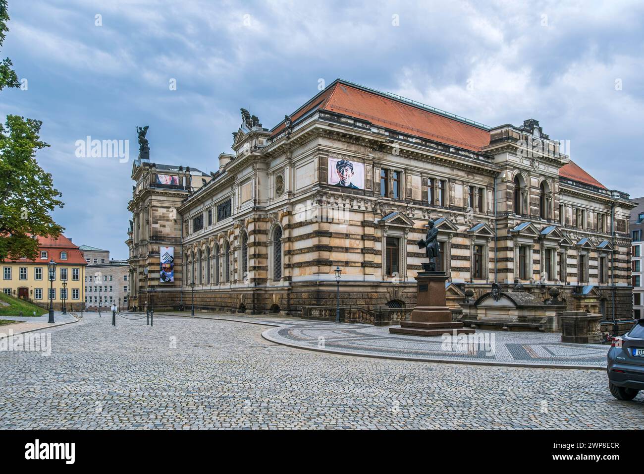 Das Albertinum, Sitz der Galerie neue Meister der Staatlichen Kunstsammlungen Dresden, auf der Brühlschen Terrasse in Dresden, Sachsen, Deutschland. Stockfoto