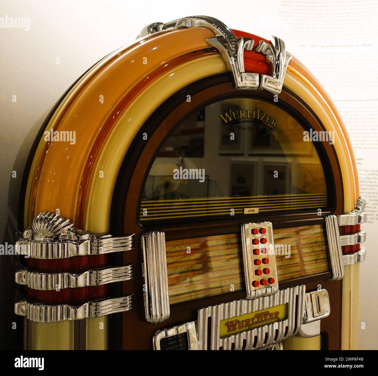 Eine Vintage-Jukebox im BikiniARTmuseum in Bad Rappenau Stockfoto