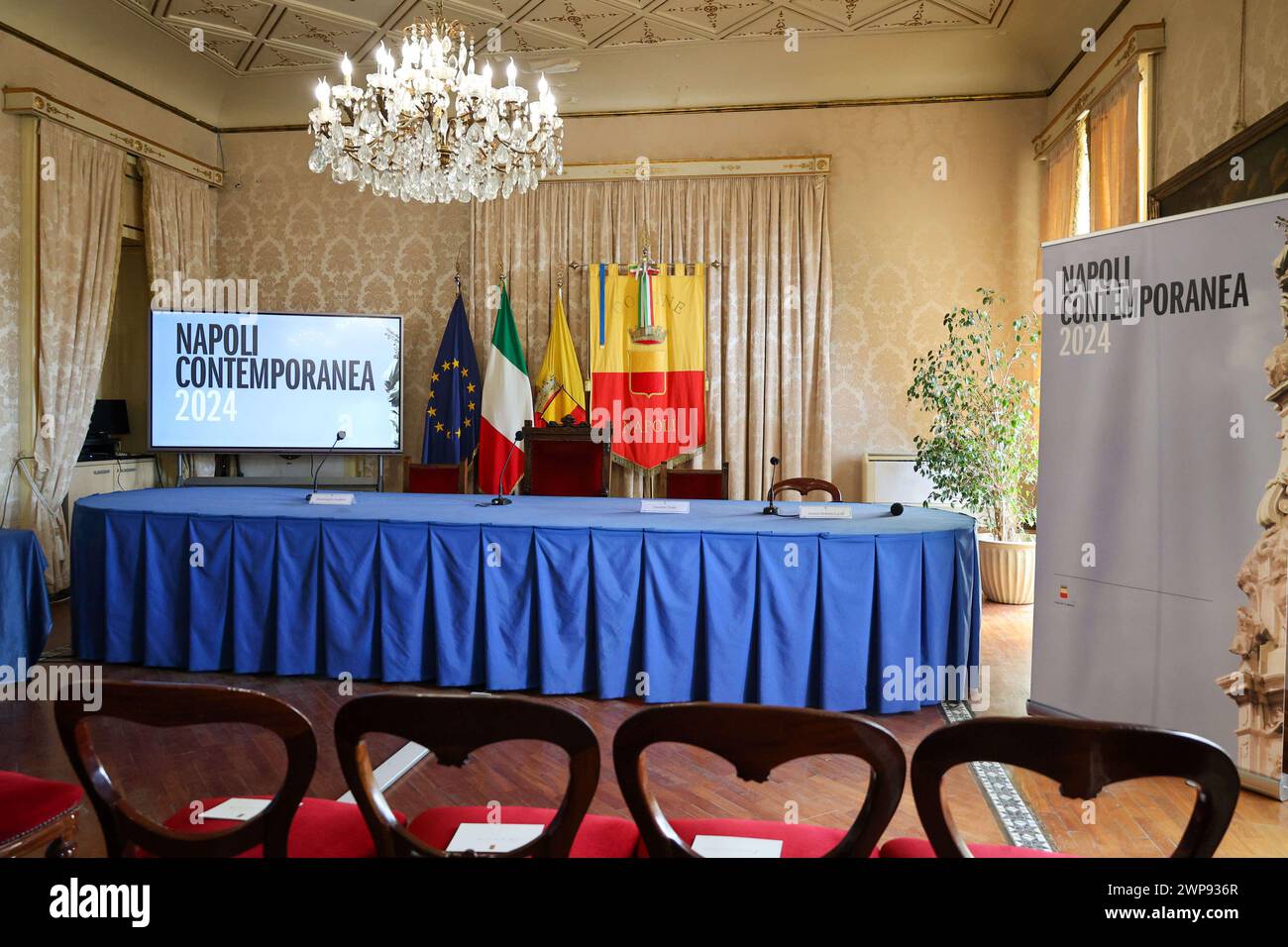 6. März 2024, Neapel, Kampanien, piazza municipio: 03/06/2024 NEAPEL, DER MAESTRO PISTOLETTO IM GIUNTA-SAAL IM PALAZZO SAN GIACOMO BEI DER PRÄSENTATION DER NEUEN VERSION DER „VENUS DER LUMPEN“ AUF DER PIAZZA MUNICIPIO. Die Venus, so heißt es, wurde der Stadt Neapel geschenkt. (Kreditbild: © Fabio Sasso/ZUMA Press Wire) NUR REDAKTIONELLE VERWENDUNG! Nicht für kommerzielle ZWECKE! Stockfoto