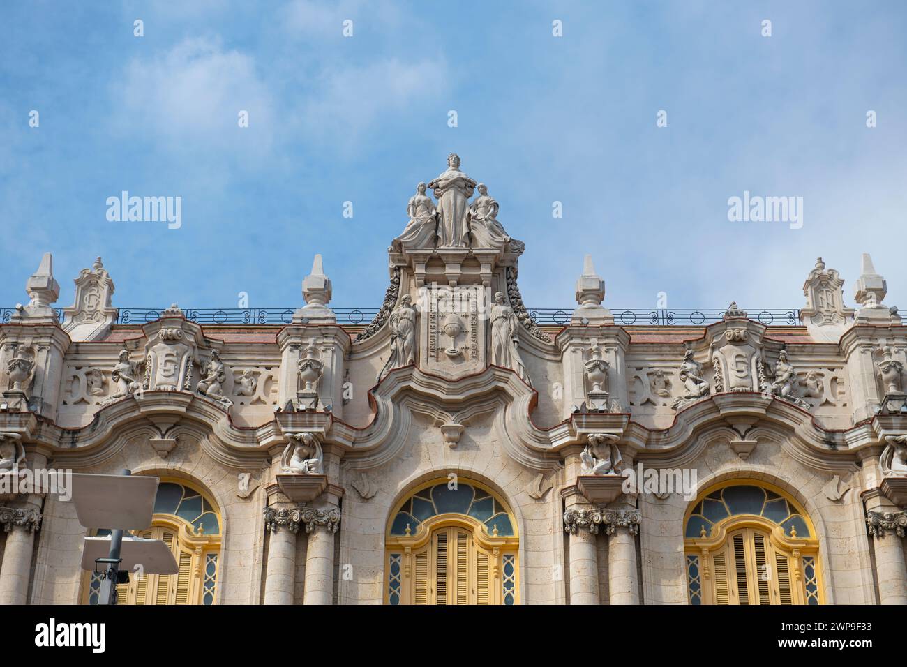 Großes Theater von Havanna (Gran Teatro de la Habana) am Paseo del Prado im Central Park (Parque Central) in Old Havana (La Habana Vieja), Kuba. Old Hava Stockfoto