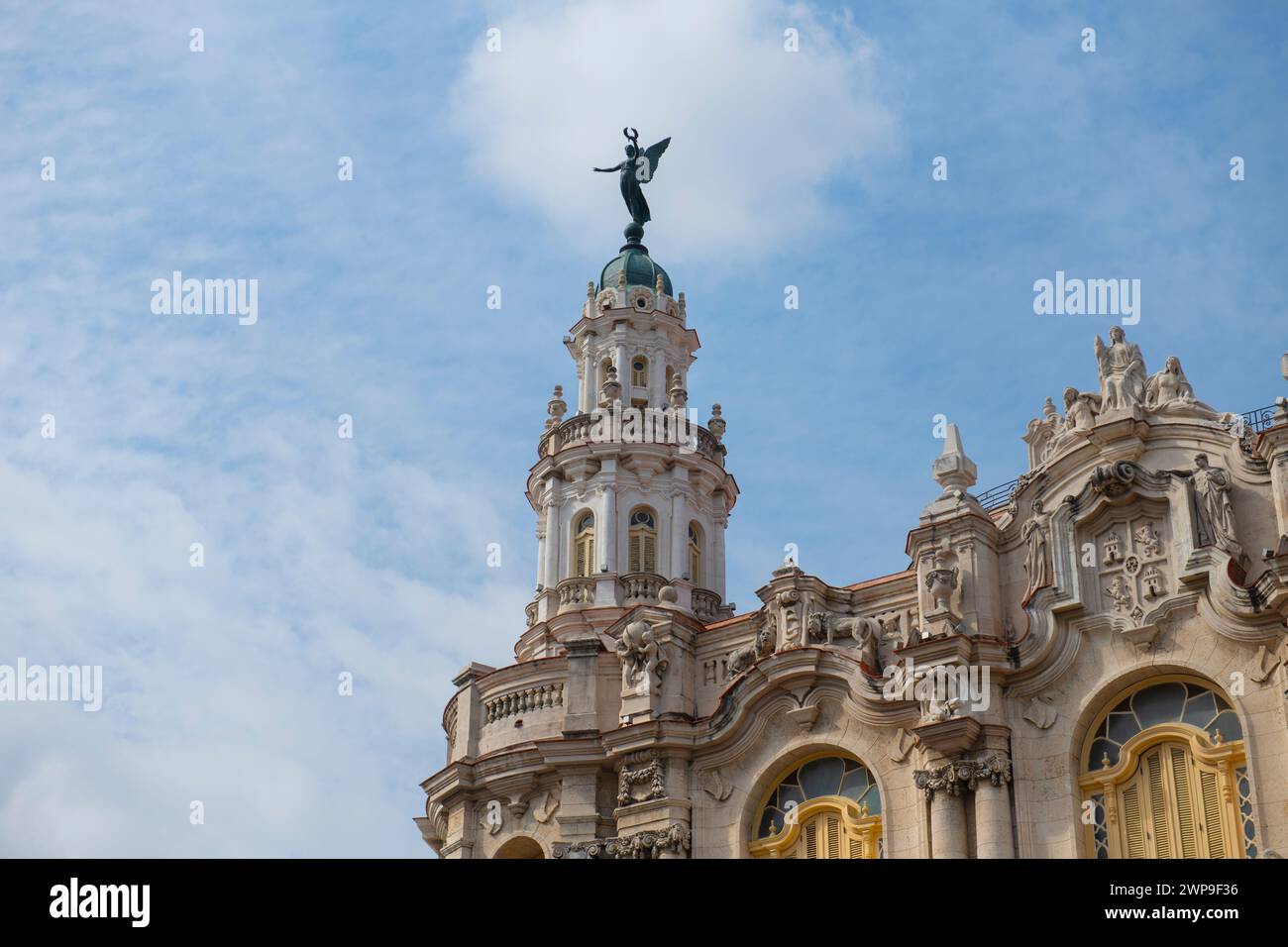 Großes Theater von Havanna (Gran Teatro de la Habana) am Paseo del Prado im Central Park (Parque Central) in Old Havana (La Habana Vieja), Kuba. Old Hava Stockfoto