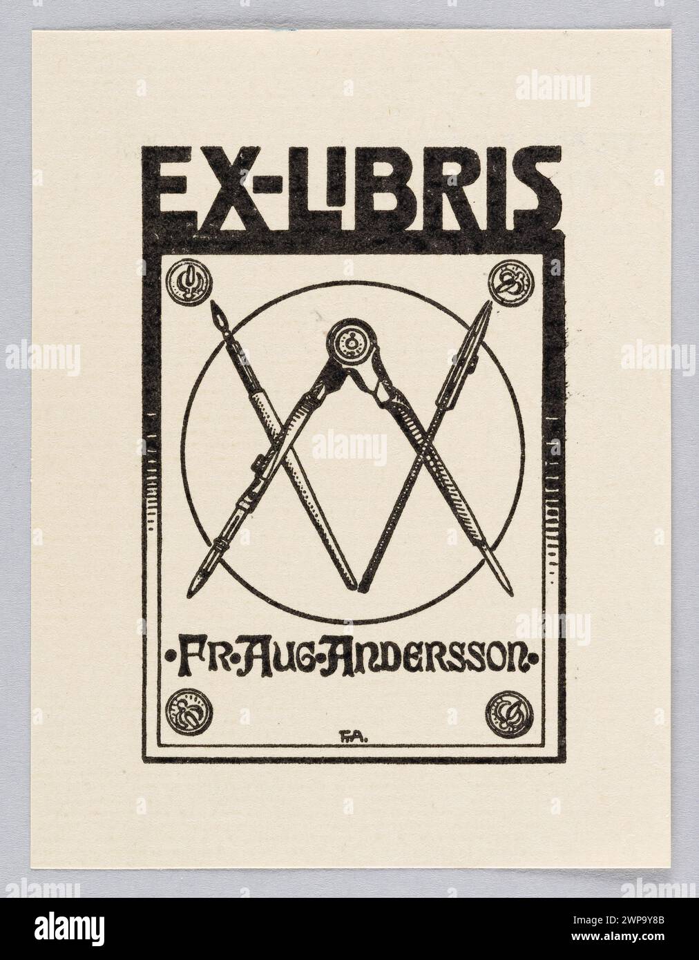 Ex-libris FR. Aug Andersson; Andersson, Fredrik August (1870-1937); 1906 (1906-00-00-1906-00); Andersson, Fredrik August (1870-1937)-Exlibris, Witke-Jeżewski, Dominik (1862-1944)-Sammlung, Zirkus, Geometrie, Zeichenutensilien Stockfoto