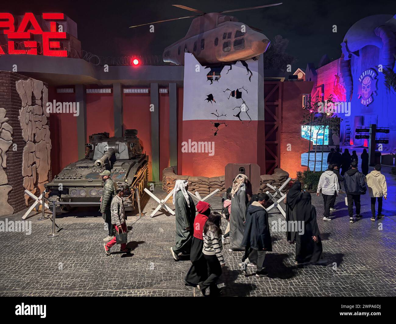 Saudia Arabien, Riad, 08.02.2024. Das tägliche Leben in Saudi-Arabien. Seit 2019 bereitet sich das Königreich aktiv auf die Post-Öl-Ära vor und öffnet sich ausländischen Besuchern, insbesondere nicht-muslimischen Touristen. Foto von Fred MARIE / Collectif DR. Arabia saoudite, Riyad, 08.02.2024. Vie quotidienne en Arabie saoudite. Depuis 2019, le Royaume bereiten die Aktivierung l apres-petrole et s ouvre aux visiteurs etrangers, notamment aux tourstes non-musulmans vor. Photographie de Fred MARIE / Collectif DR Stockfoto