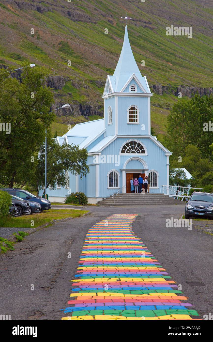 Kirche in der Stadt Seyðisfjörður / Seydisfjoerdur, östliche Region / Austurland, Island Stockfoto