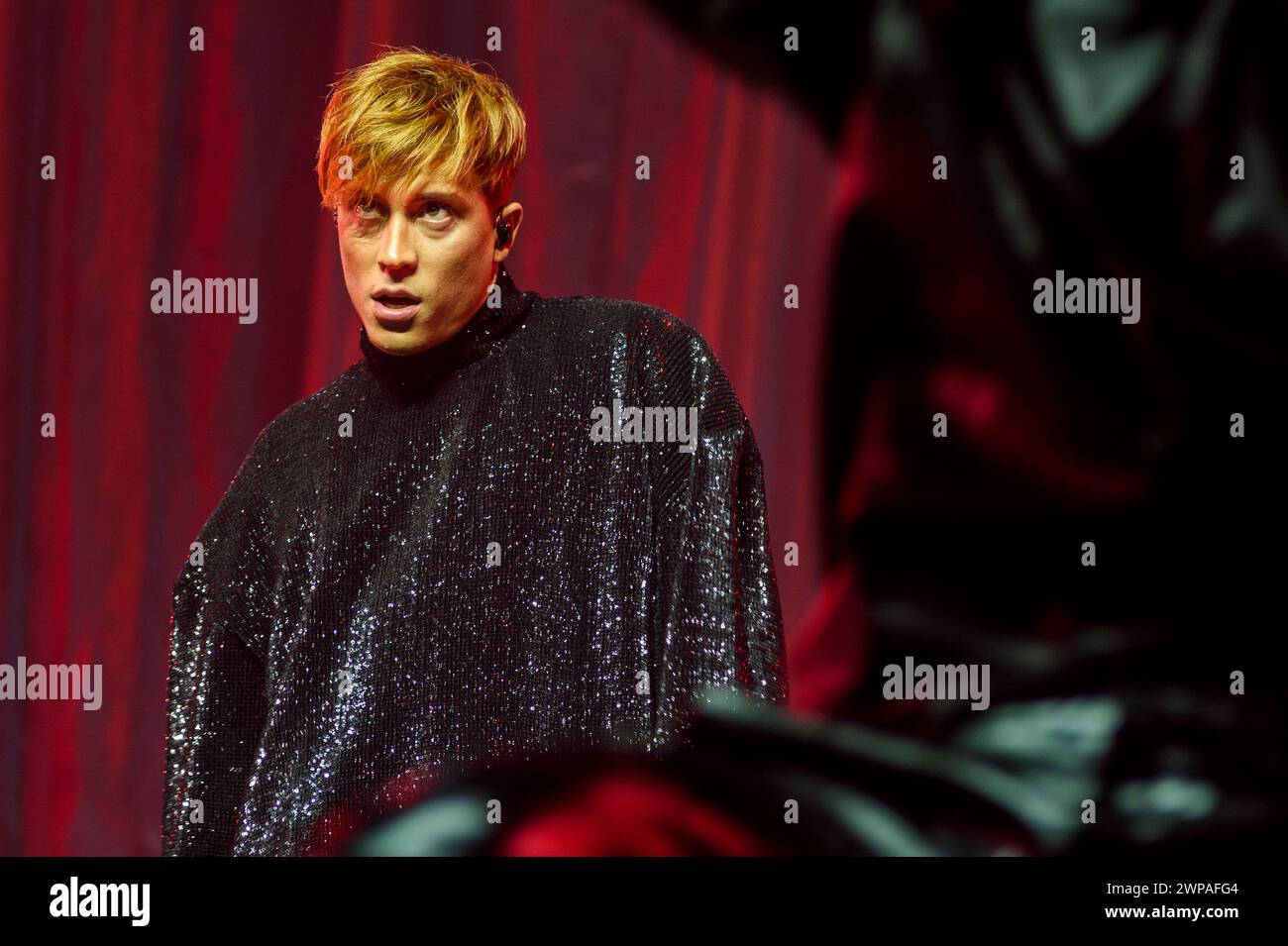 Der belgische Sänger lebt in der ING Arena | Le chanteur belge Loic Nottet en Concert a l'ING Arena Stockfoto