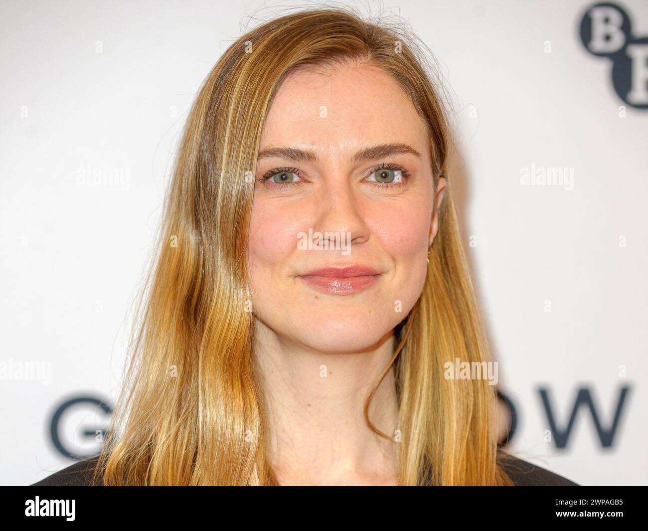 Glasgow, Schottland, Großbritannien. März 2024. Schauspielerin Sara Canning auf dem roten Teppich bei einem Fotobesuch zur britischen Filmpremiere der Burning Season im Glasgow Film Theatre (GFT), Schottland. Das Glasgow Film Festival 2024 (GFF) findet bis zum 10. März 2024 statt. Quelle: Stewart Kirby für #creativezealots / Alamy Live News Stockfoto