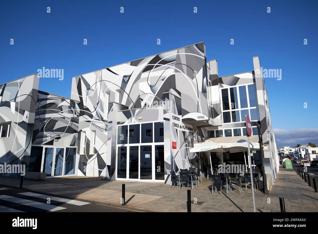 centro civico de playa honda Civic Centre mit Wandgemälde Playa Honda, Lanzarote, Kanarische Inseln, spanien Stockfoto