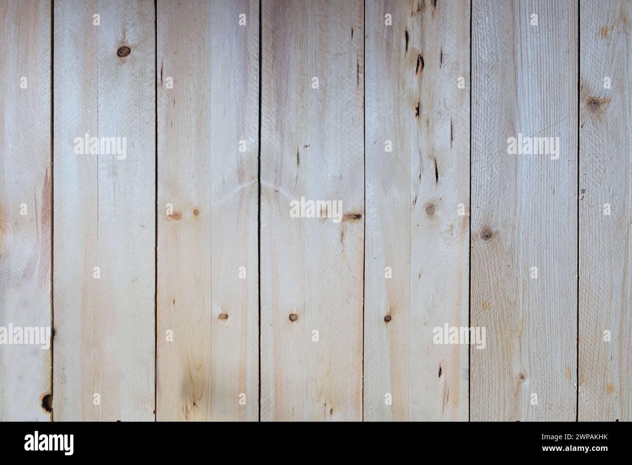 Leerer hölzerner Hintergrund vom Holztisch für Putzprodukte und alles andere Stockfoto