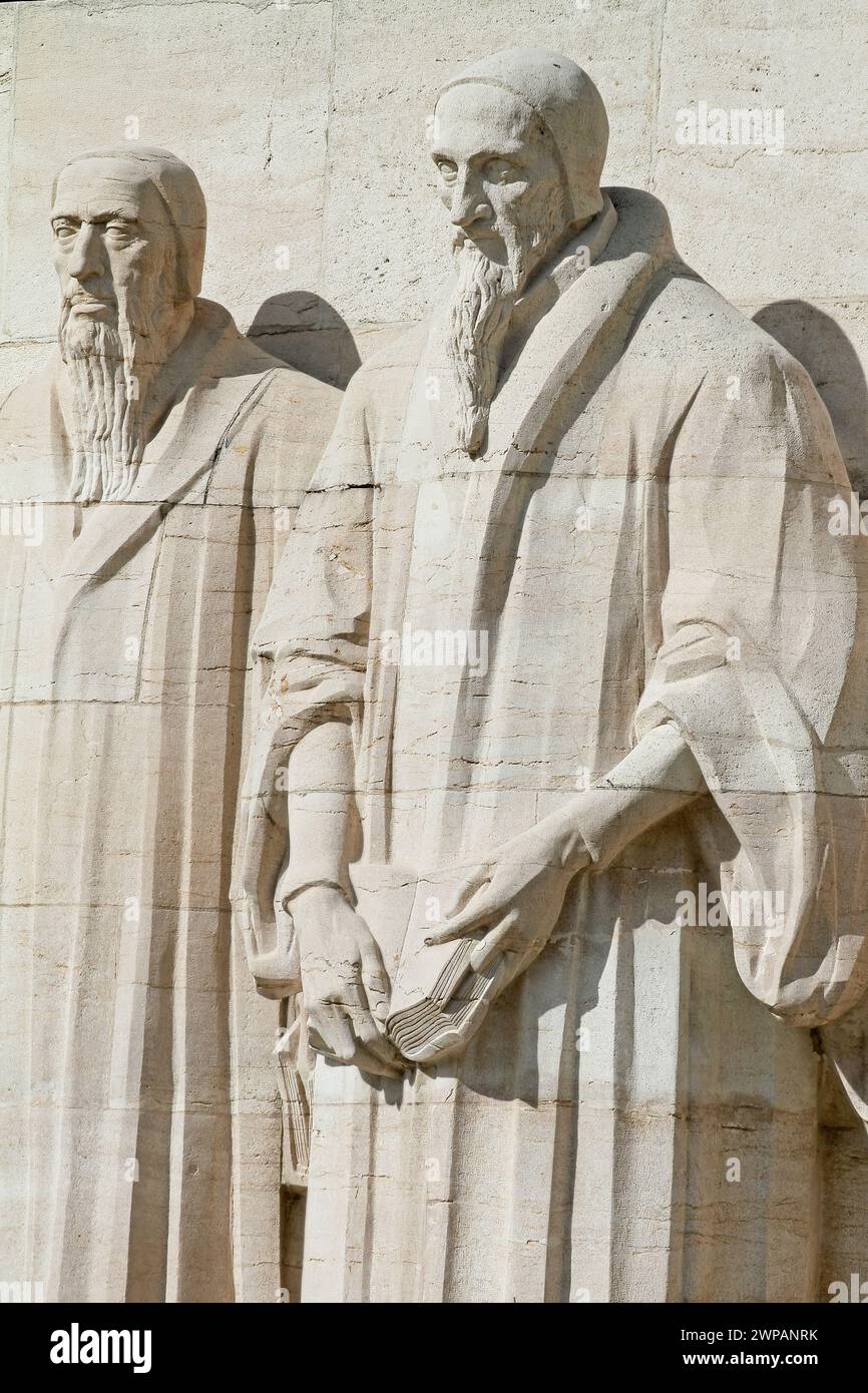 Fragment der skulpturalen Komposition Reformation Wall im Bastions Parc, Genf, Schweiz. Die Statuen der Calvinisten sind William Far Stockfoto