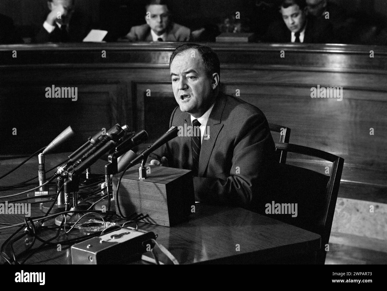 US-Senator Hubert Humphrey kündigt an, dass er für den US-Präsidenten, Washington, D.C., USA, John T. Bledsoe, kandidieren wird. U.S. News & World Report Magazine Photograph Collection, 30. Dezember 1959 Stockfoto