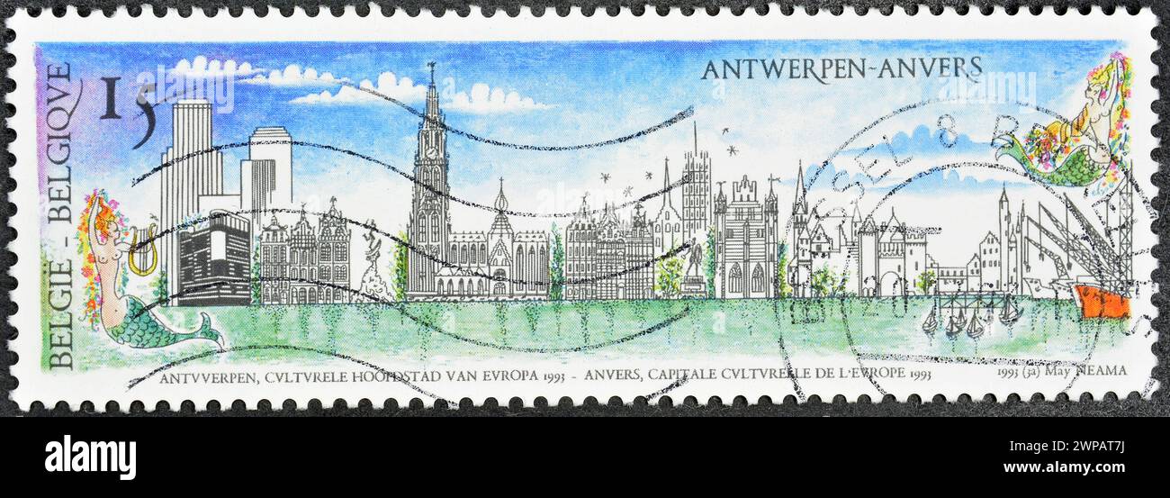 Gestempelte Briefmarke, gedruckt von Belgien, mit Panoramablick auf Antwerpen, Antwerpen, Europäische Kulturhauptstadt, um 1993. Stockfoto