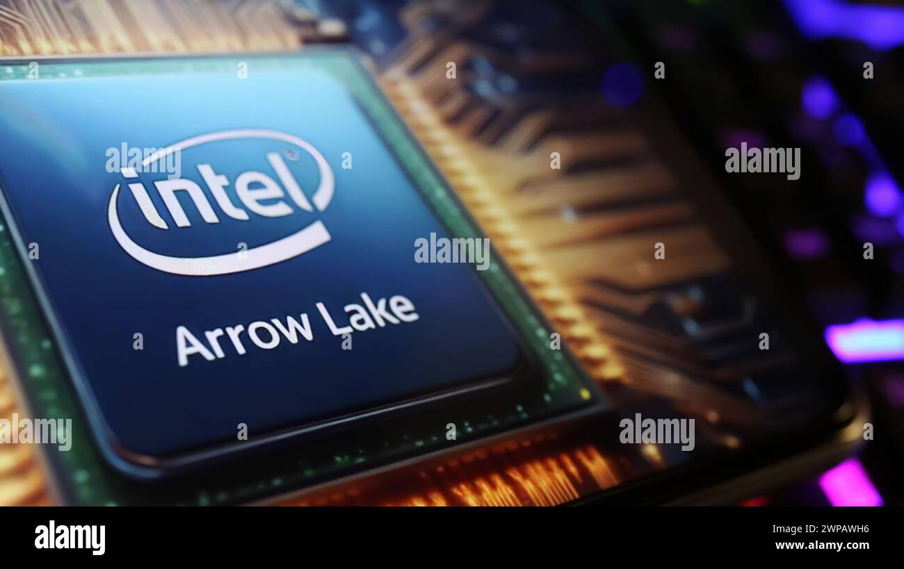 Viersen, Deutschland - 1. März. 2024: Nahaufnahme des Smartphone-Bildschirms mit Logo-Schriftzug der Intel Arrow Lake CPU auf der Computertastatur Stockfoto