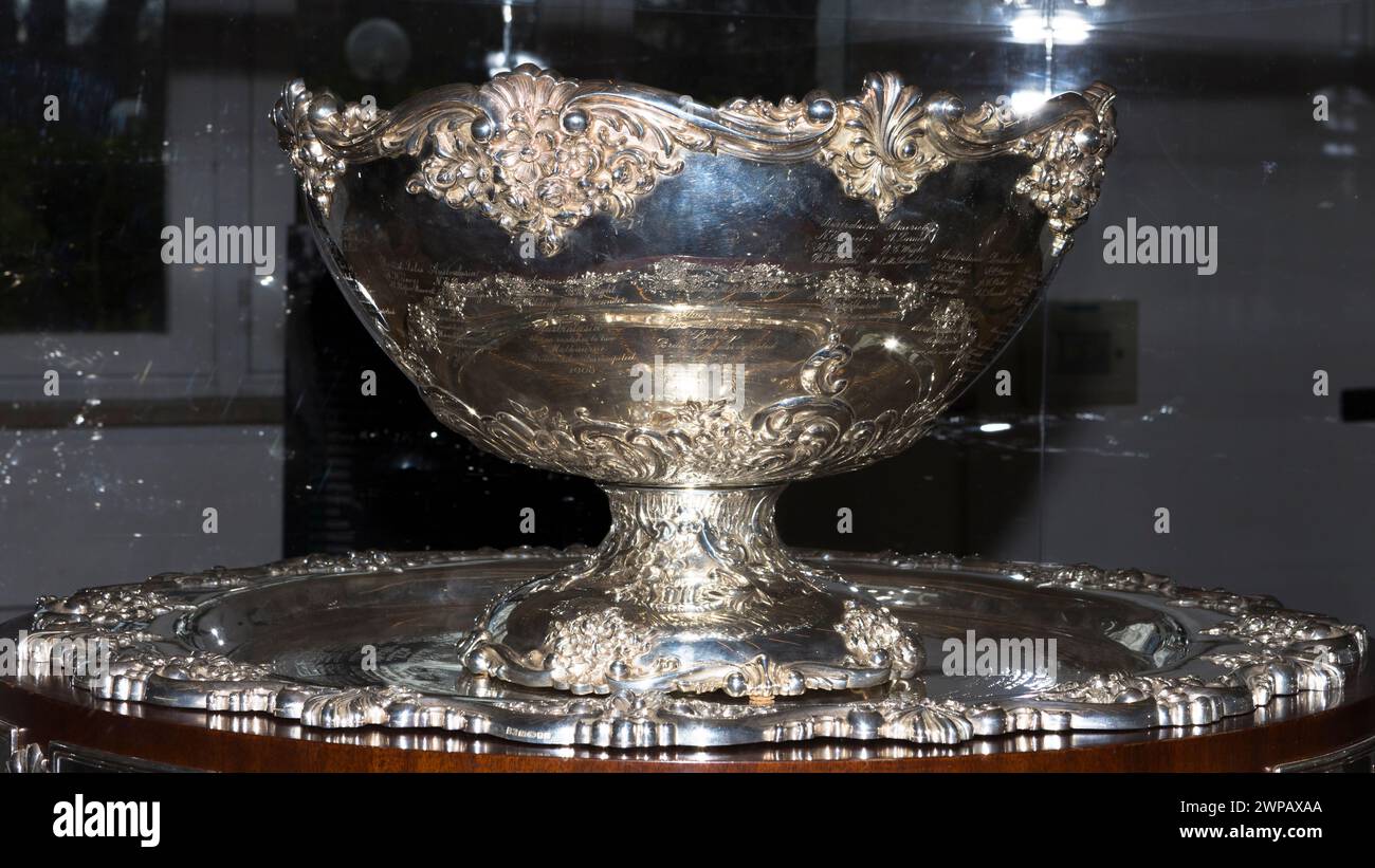 Turin, Italien. März 2024. Die Davis Cup Trophy wird in Turin (Italien) ausgestellt, nachdem Italien sie in der Ausgabe 2023 gewann Credit: Marco Destefanis/Alamy Live News Stockfoto