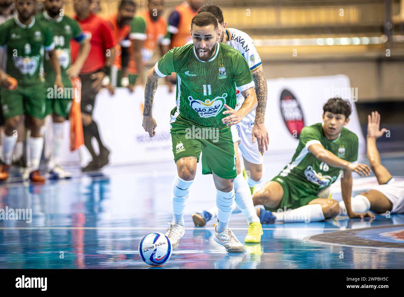 6. März 2024, Jaragua do Sul, Santa Catarina, Brasilien: JARAGUA DO SUL (SC), 06.03.2024- MEISTERSCHAFT/FUTSAL/SUPERCUP-Lanze während des Spiels zwischen Pato Futsal (PR) und Sao Joao do Jaguaribe (CE) für den Männer Futsal Super Cup 2024, ausgetragen am Mittwoch, 6. März, in der Arena Jaragua do Sul, Santa Catarina. (Kreditbild: © Richard Ferrari/TheNEWS2 via ZUMA Press Wire) NUR REDAKTIONELLE VERWENDUNG! Nicht für kommerzielle ZWECKE! Stockfoto