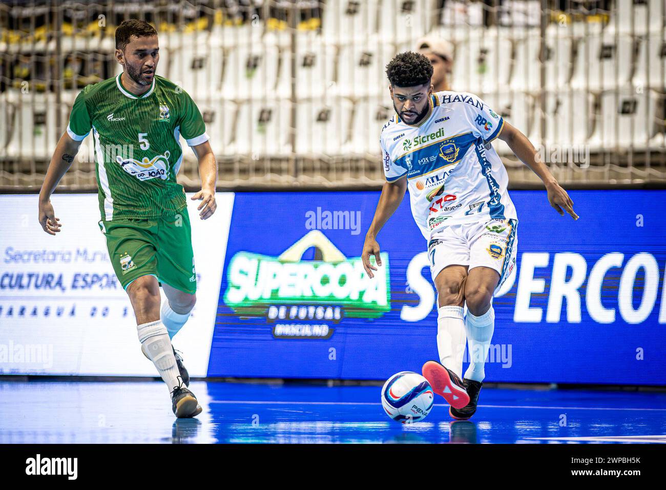 6. März 2024, Jaragua do Sul, Santa Catarina, Brasilien: JARAGUA DO SUL (SC), 06.03.2024- MEISTERSCHAFT/FUTSAL/SUPERCUP-Lanze während des Spiels zwischen Pato Futsal (PR) und Sao Joao do Jaguaribe (CE) für den Männer Futsal Super Cup 2024, ausgetragen am Mittwoch, 6. März, in der Arena Jaragua do Sul, Santa Catarina. (Kreditbild: © Richard Ferrari/TheNEWS2 via ZUMA Press Wire) NUR REDAKTIONELLE VERWENDUNG! Nicht für kommerzielle ZWECKE! Stockfoto