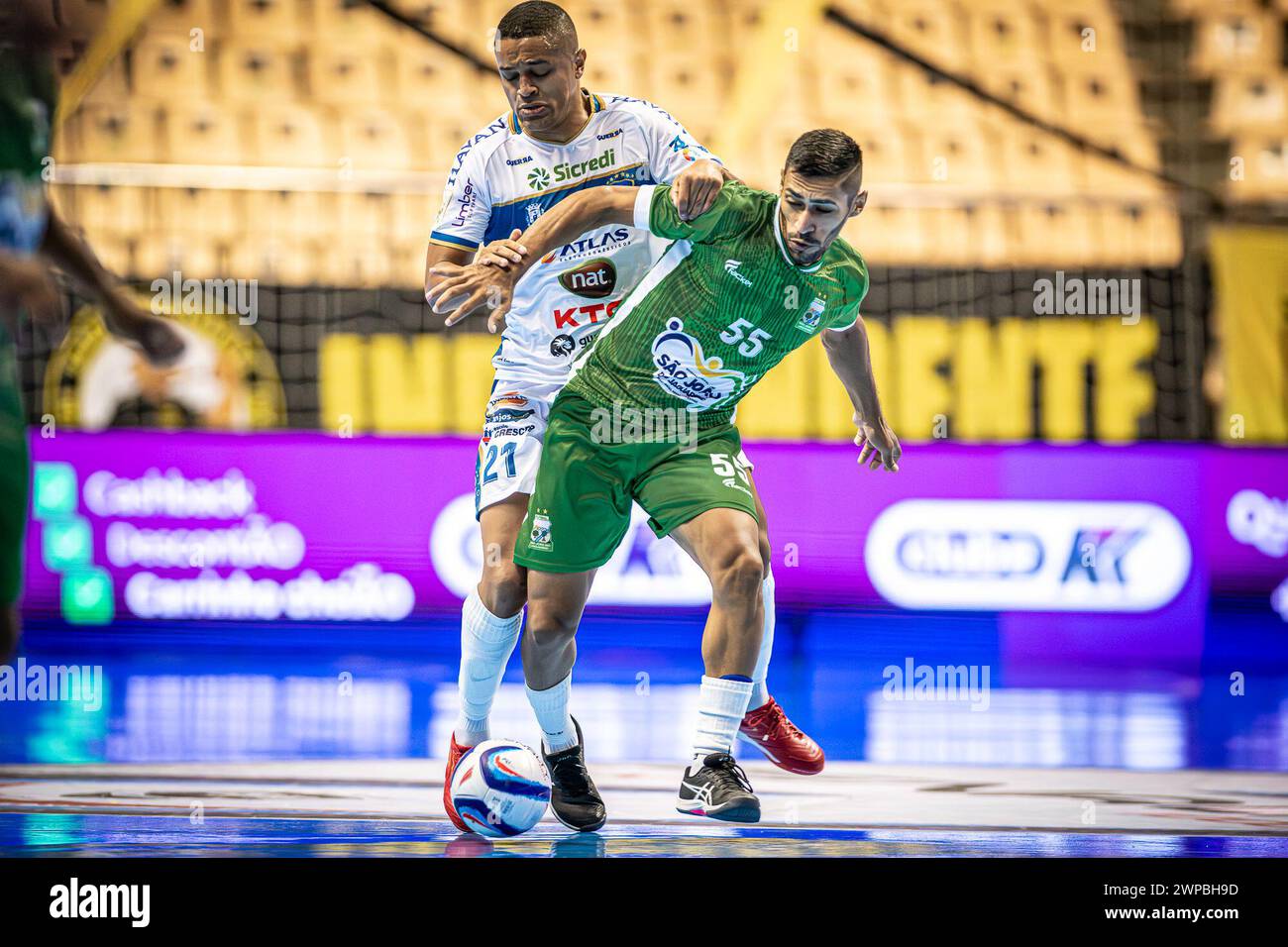 6. März 2024, Jaragua do Sul, Santa Catarina, Brasilien: JARAGUA DO SUL (SC), 06.03.2024- MEISTERSCHAFT/FUTSAL/SUPERCUP-Lanze während des Spiels zwischen Pato Futsal (PR) und Sao Joao do Jaguaribe (CE) für den Männer Futsal Super Cup 2024, ausgetragen am Mittwoch, 6. März, in der Arena Jaragua do Sul, Santa Catarina. (Kreditbild: © Richard Ferrari/TheNEWS2 via ZUMA Press Wire) NUR REDAKTIONELLE VERWENDUNG! Nicht für kommerzielle ZWECKE! Stockfoto