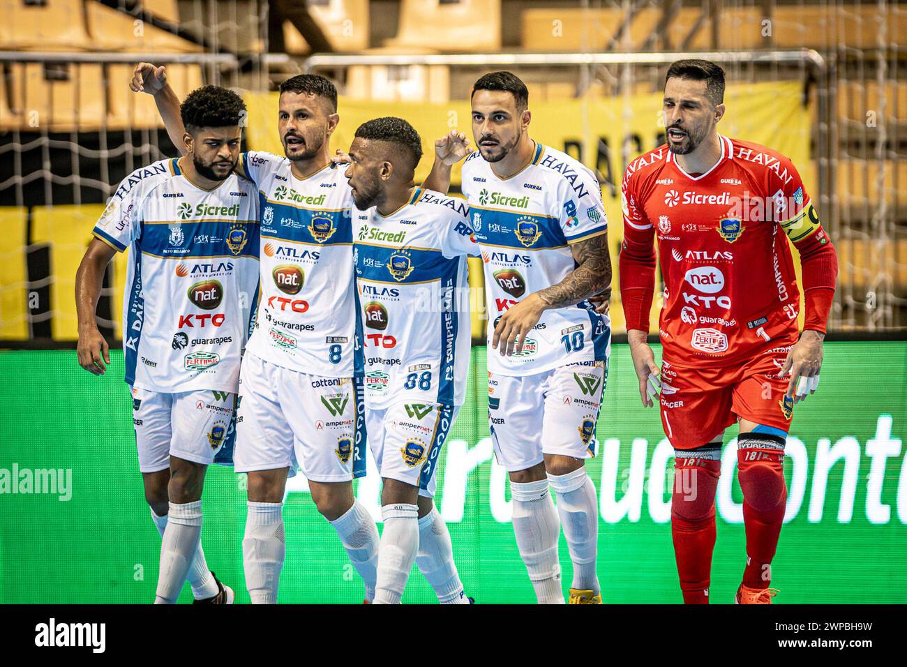 6. März 2024, Jaragua do Sul, Santa Catarina, Brasilien: JARAGUA DO SUL (SC), 06.03.2024- MEISTERSCHAFT/FUTSAL/SUPERCUP-Lanze während des Spiels zwischen Pato Futsal (PR) und Sao Joao do Jaguaribe (CE) für den Männer Futsal Super Cup 2024, ausgetragen am Mittwoch, 6. März, in der Arena Jaragua do Sul, Santa Catarina. (Kreditbild: © Richard Ferrari/TheNEWS2 via ZUMA Press Wire) NUR REDAKTIONELLE VERWENDUNG! Nicht für kommerzielle ZWECKE! Stockfoto